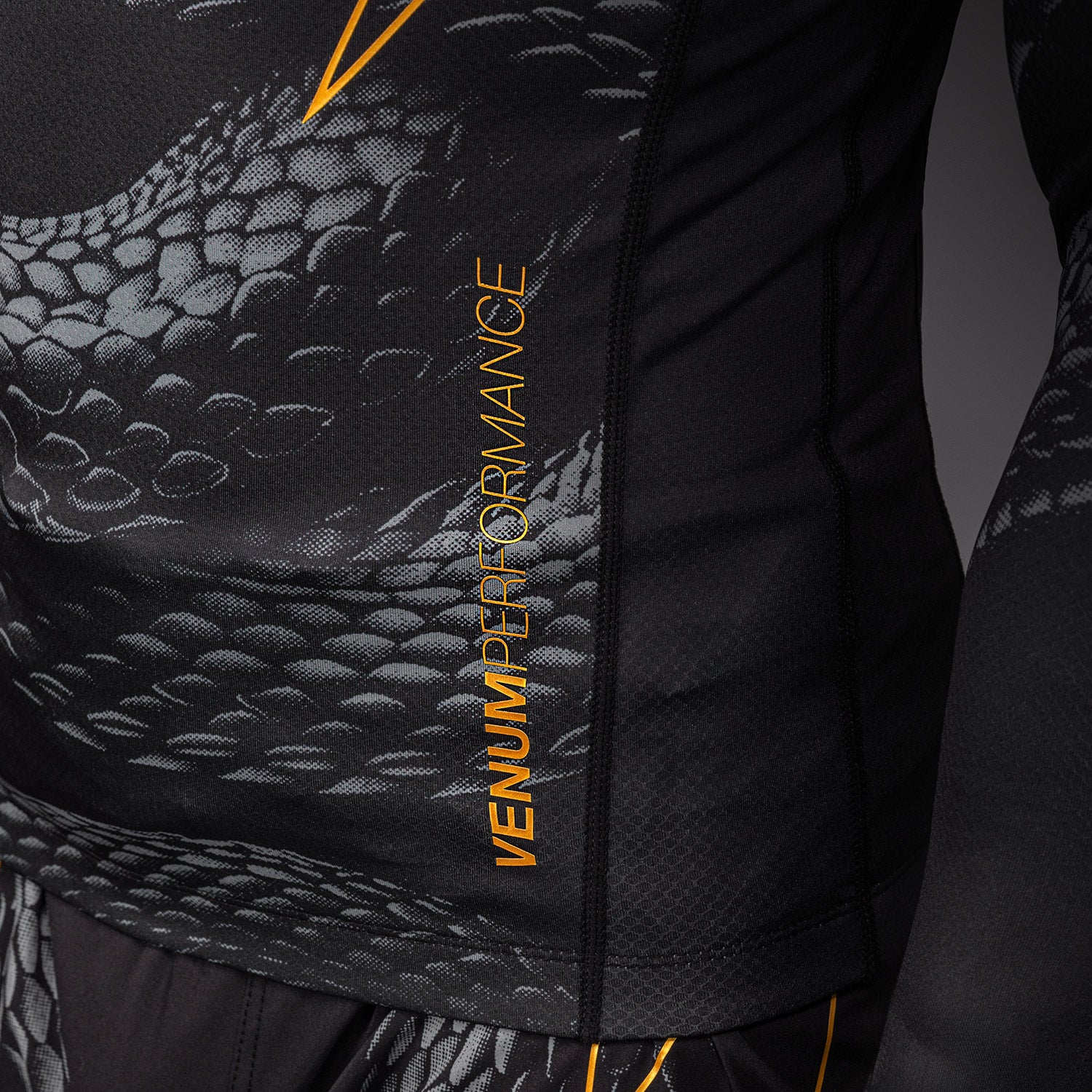 Venum Matupa Long Sleeve Rashguard - Black/Grey/Gold - Image 6