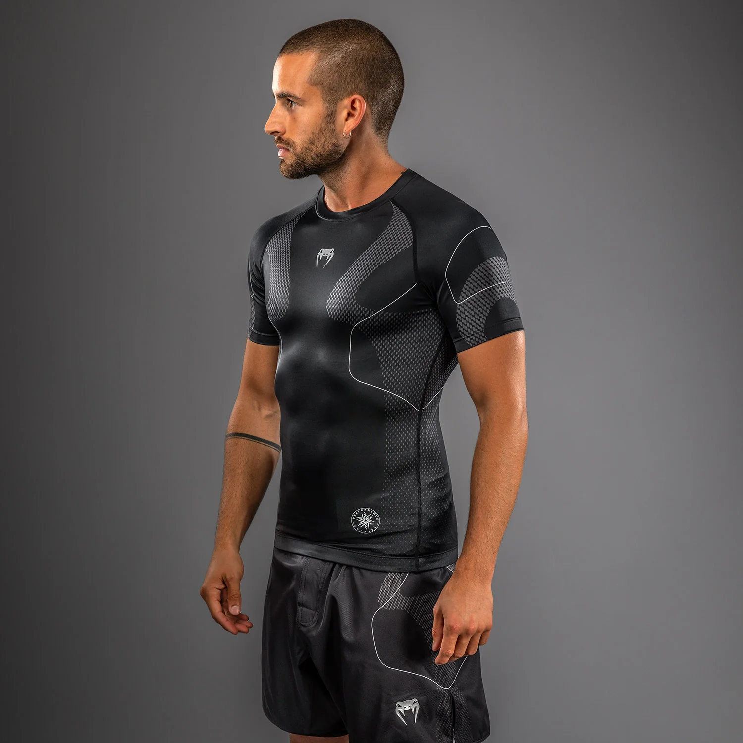 Venum Nexus Short Sleeve Rashguard - Black/Silver - Image 2