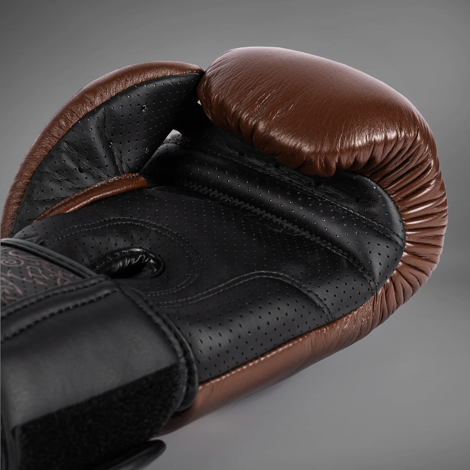 Venum Power 2.0 Boxing Gloves - Chocolate Brown - Image 5