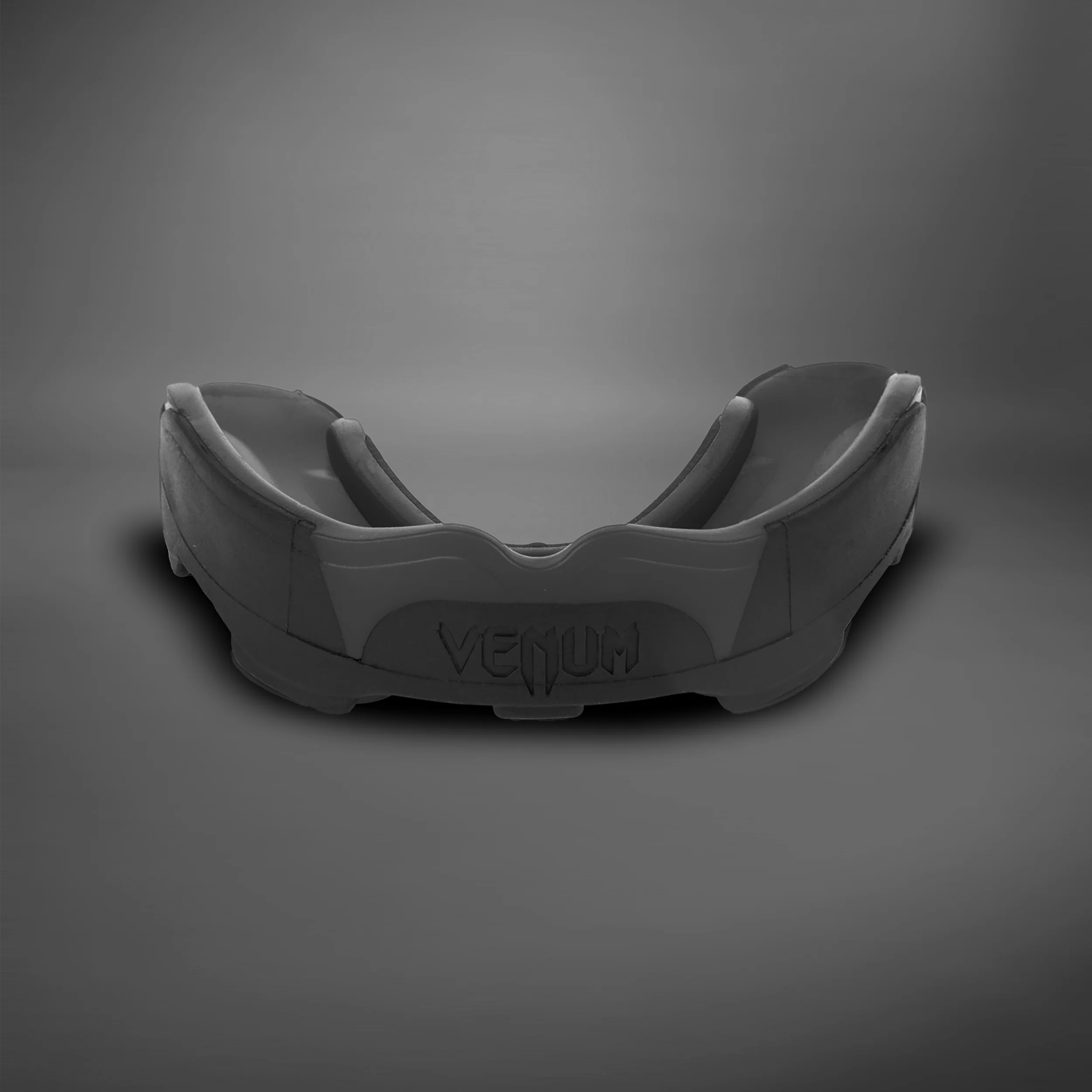 Venum Predator Mouthguard - Black - Image 4
