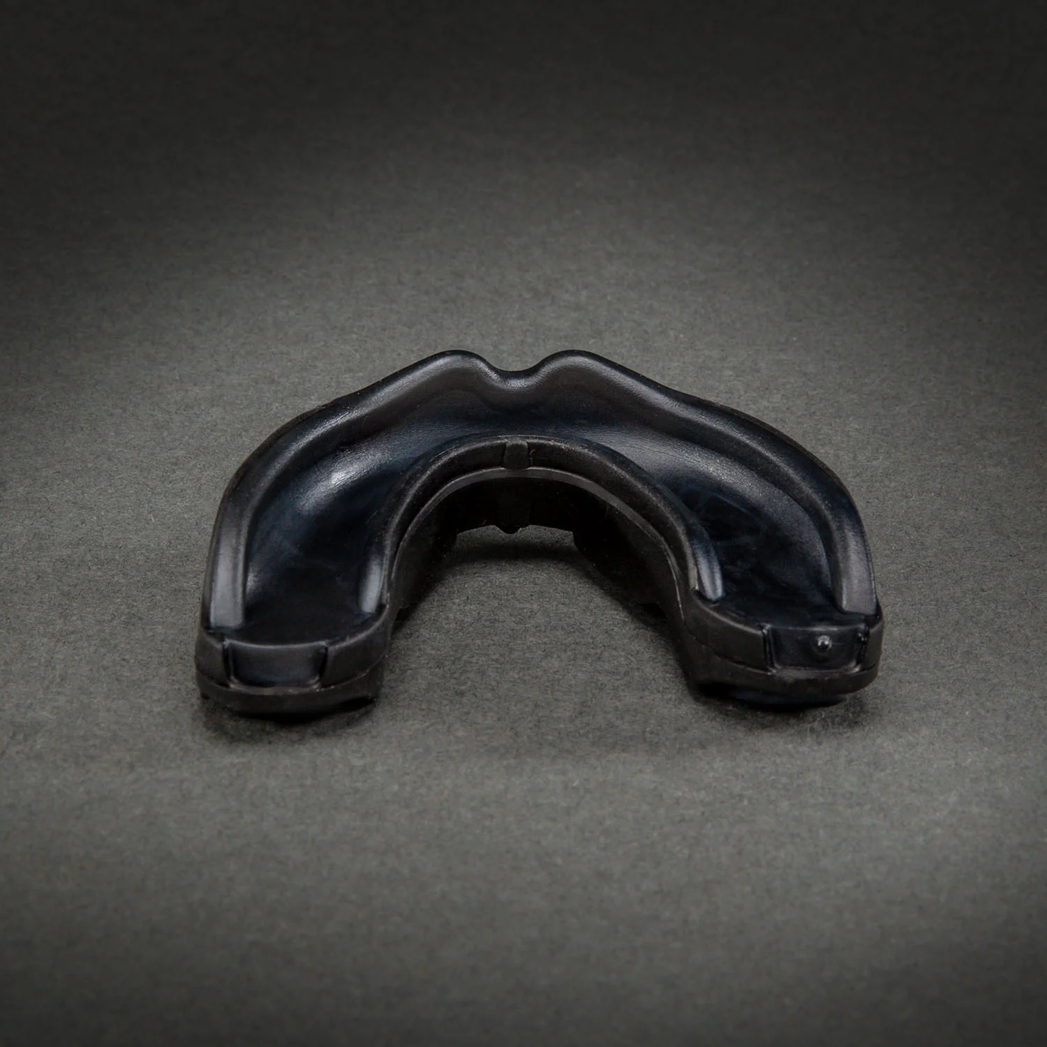 Venum Predator Mouthguard – Black/Black/Red - Image 3