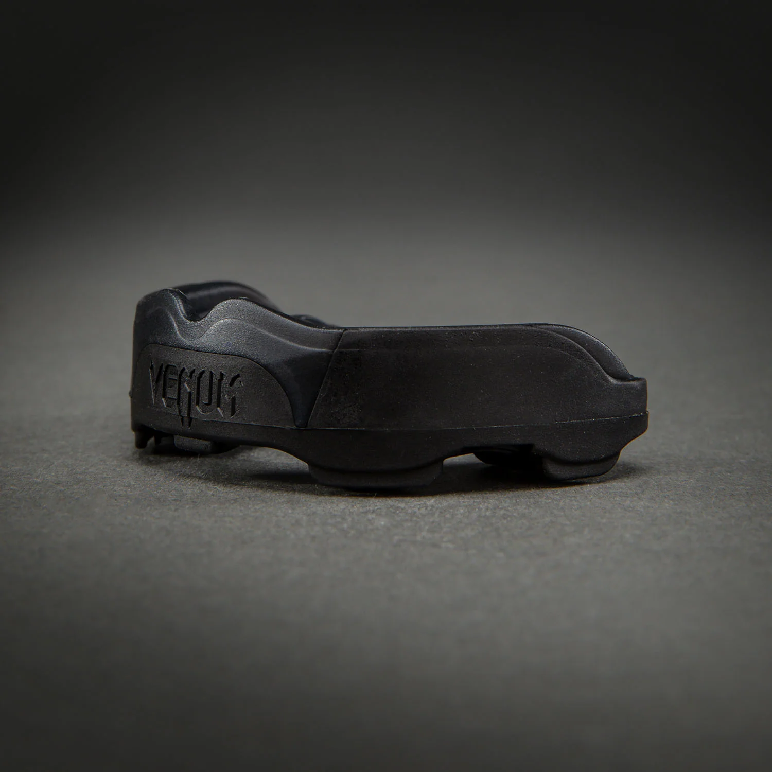 Venum Predator Mouthguard – Black/Black/Red - Image 4