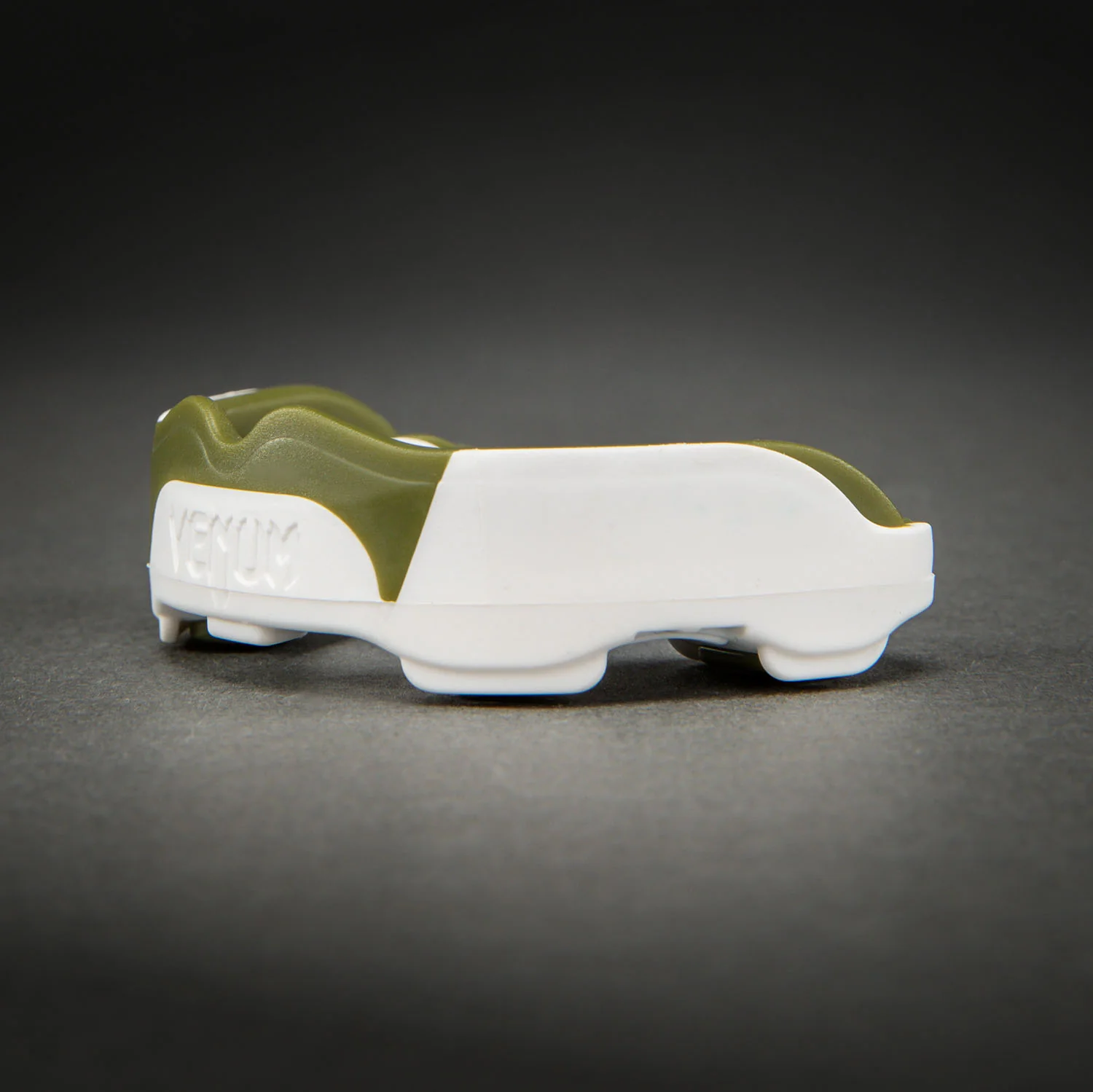 Venum Predator Mouthguard – White/Kaki - Image 3