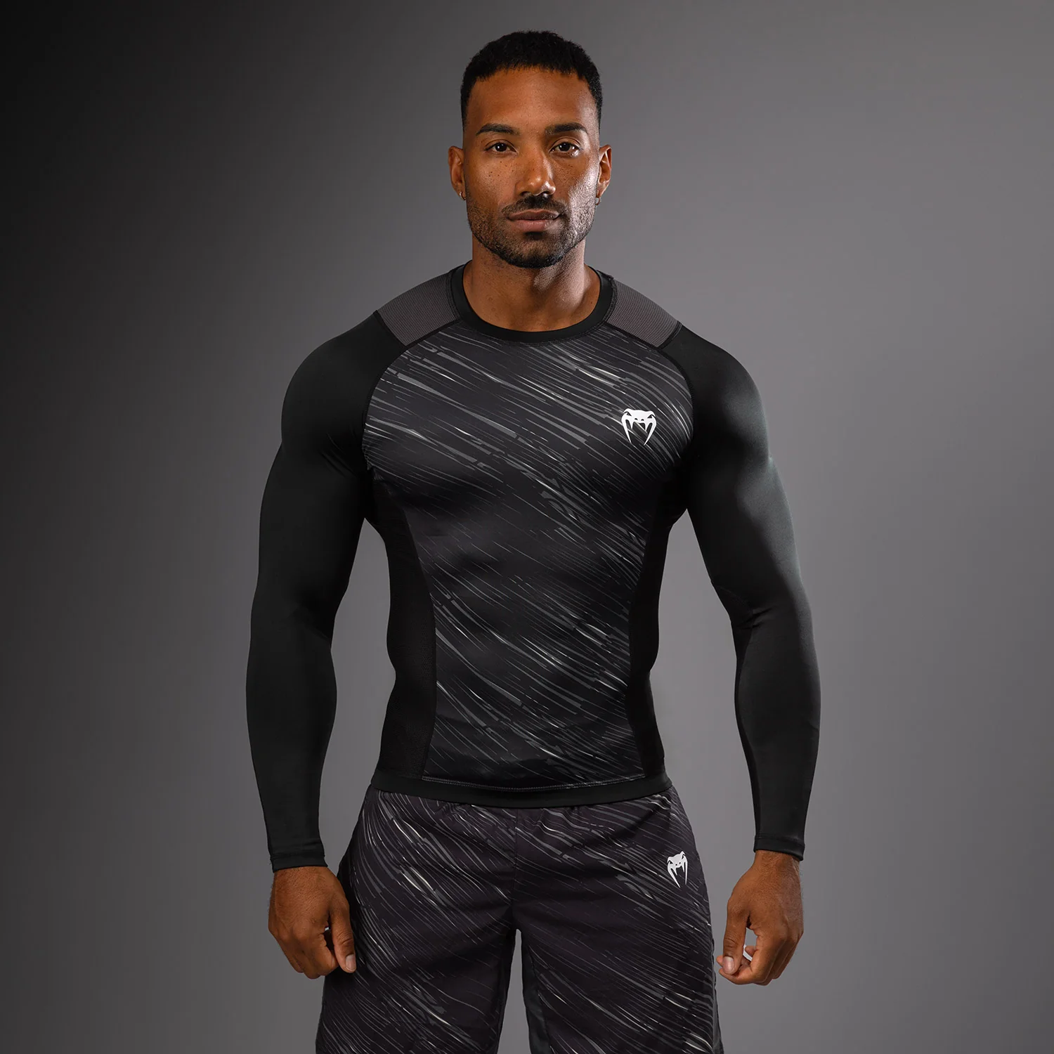 Venum Rapid Long Sleeve Rashguard - Black/Storm Grey