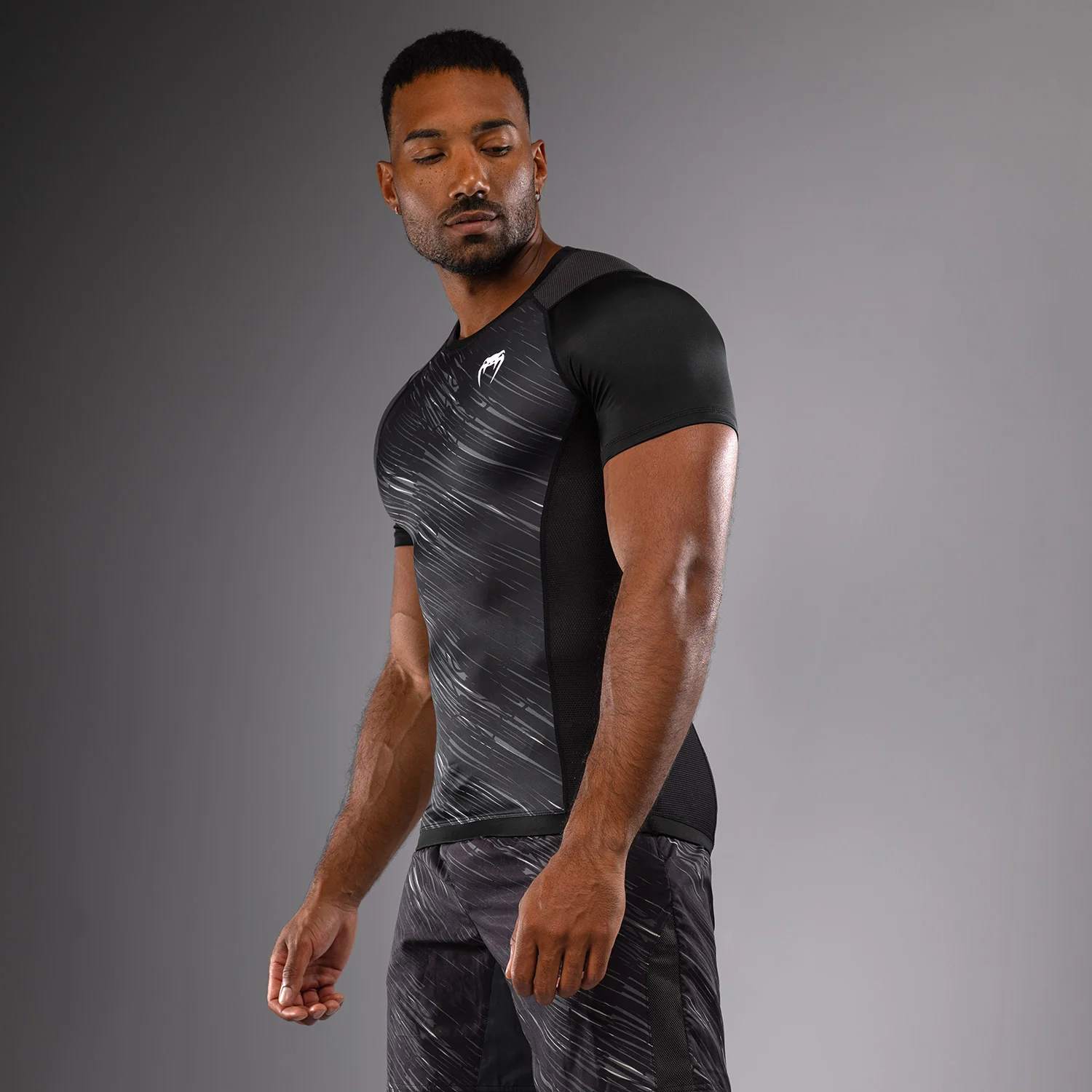 Venum Rapid Short Sleeve Rashguard - Black/Storm Grey - Image 2
