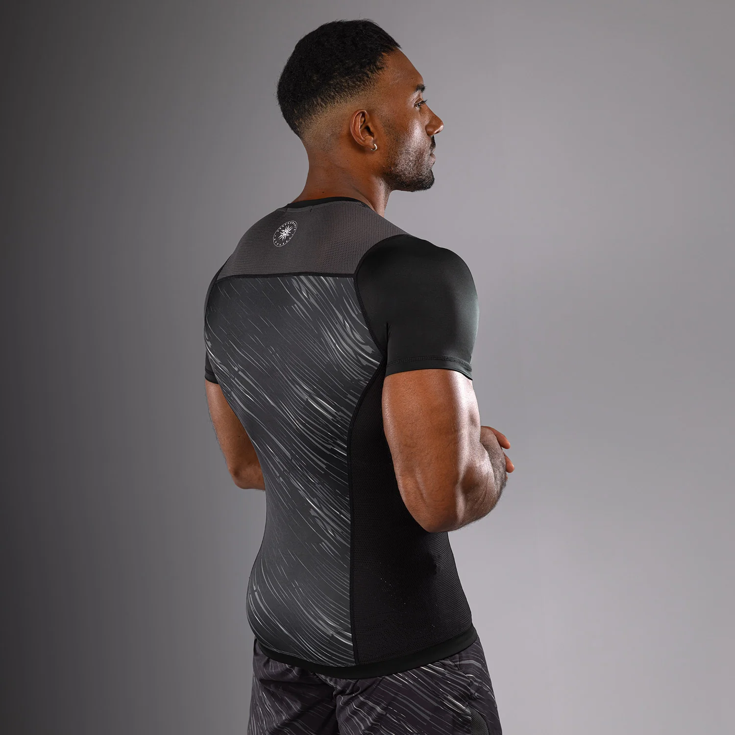 Venum Rapid Short Sleeve Rashguard - Black/Storm Grey - Image 4
