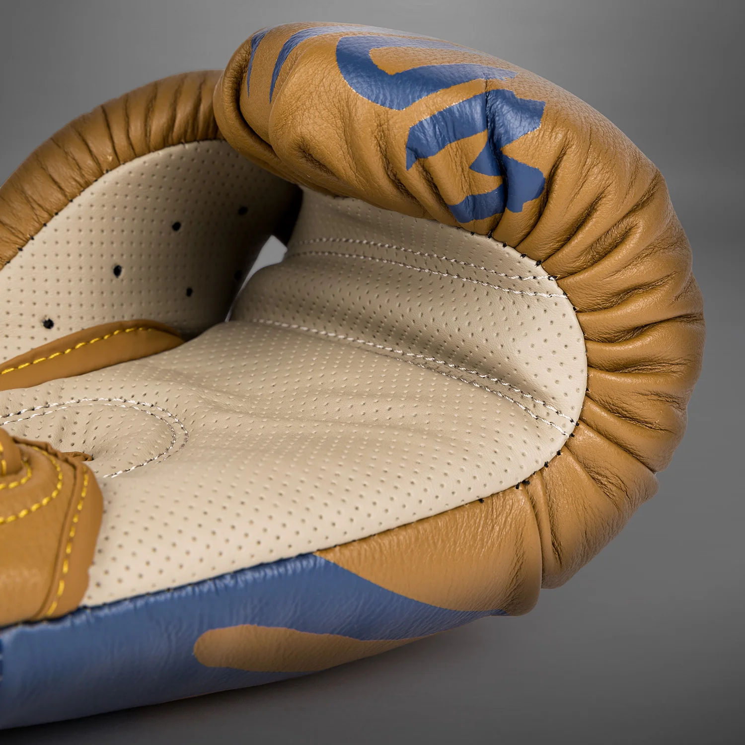 Venum Reverso Boxing Gloves - Camel/Royal Blue - Image 5