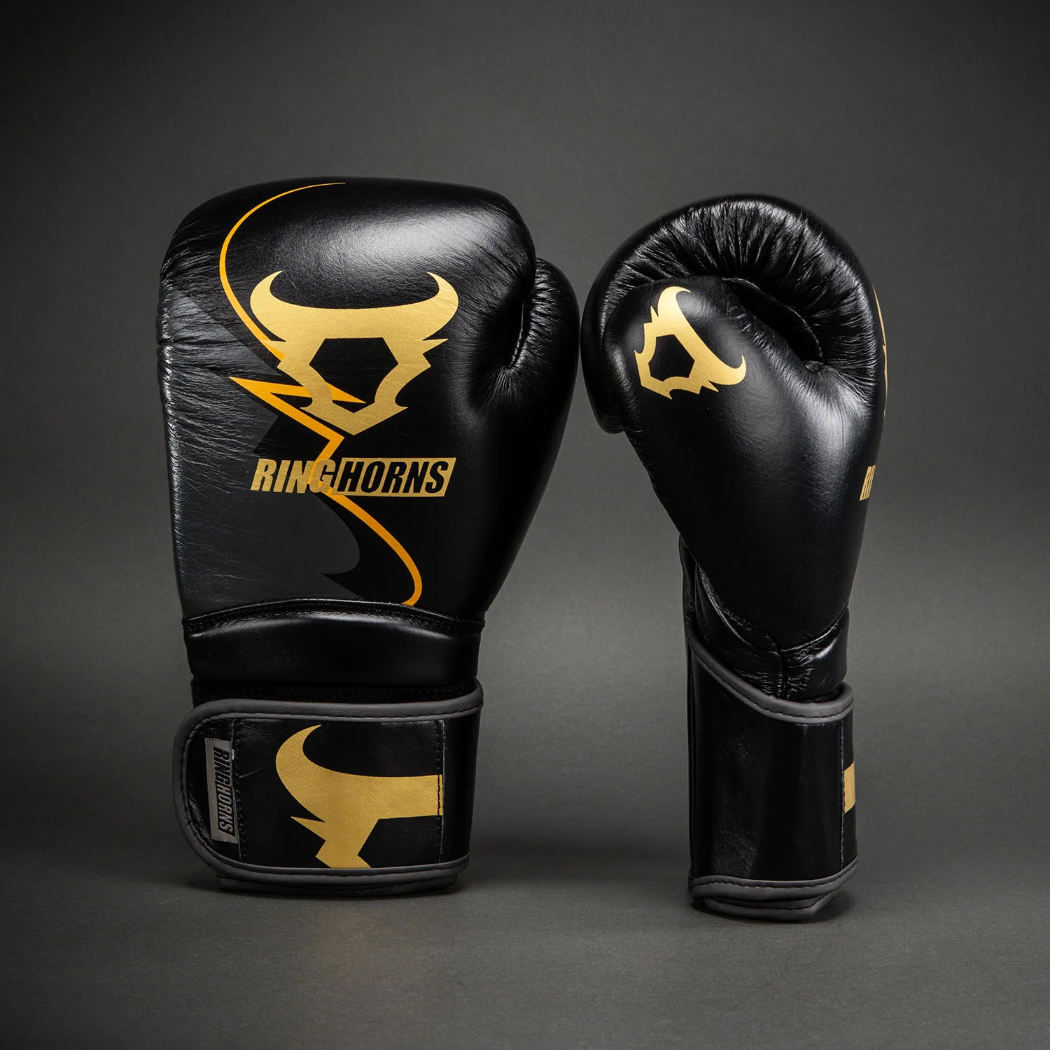 Ringhorns Charger by Venum Boxing Gloves - Black/Gold - Image 2