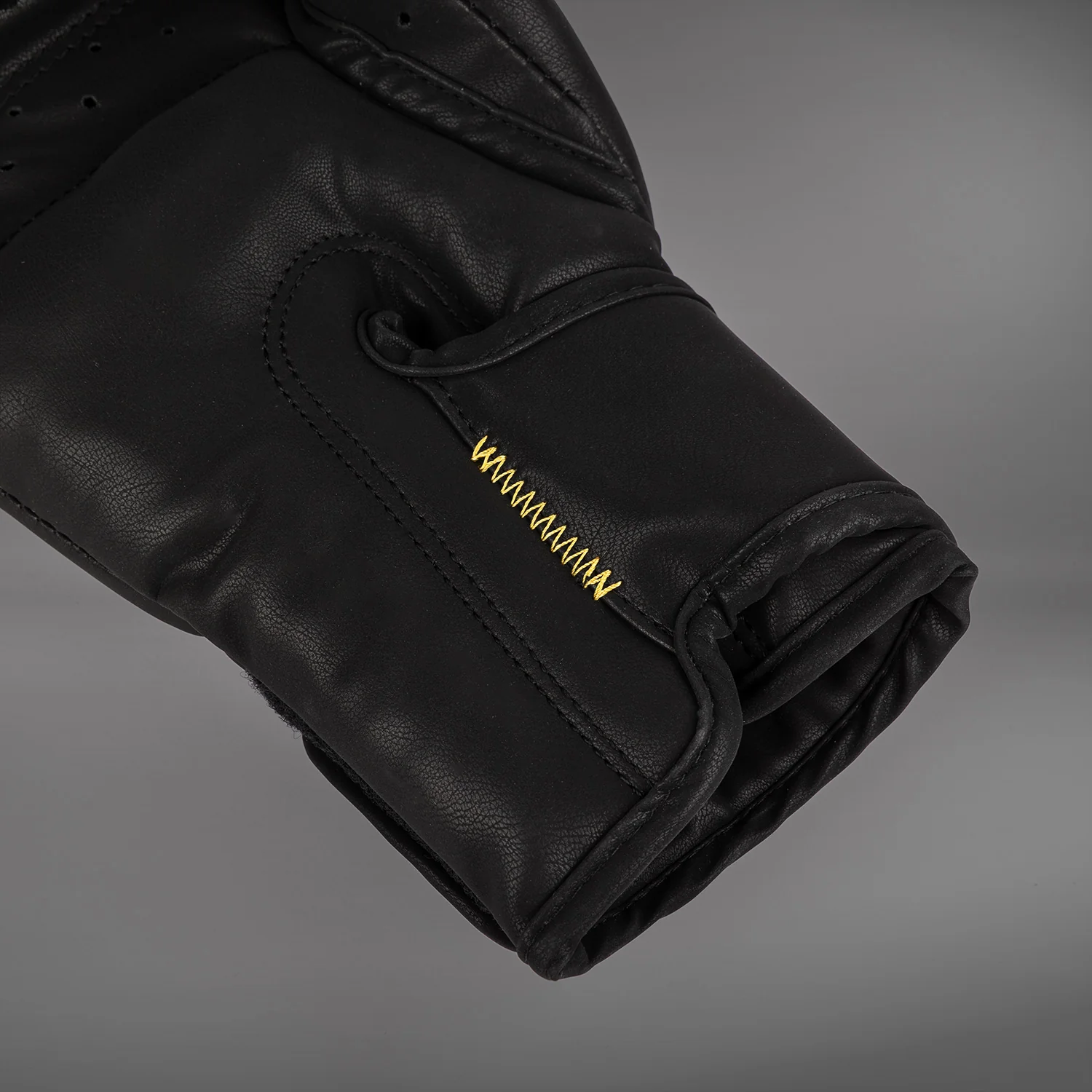Venum Serpenti Boxing Gloves - Black/Silver/Gold - Image 5