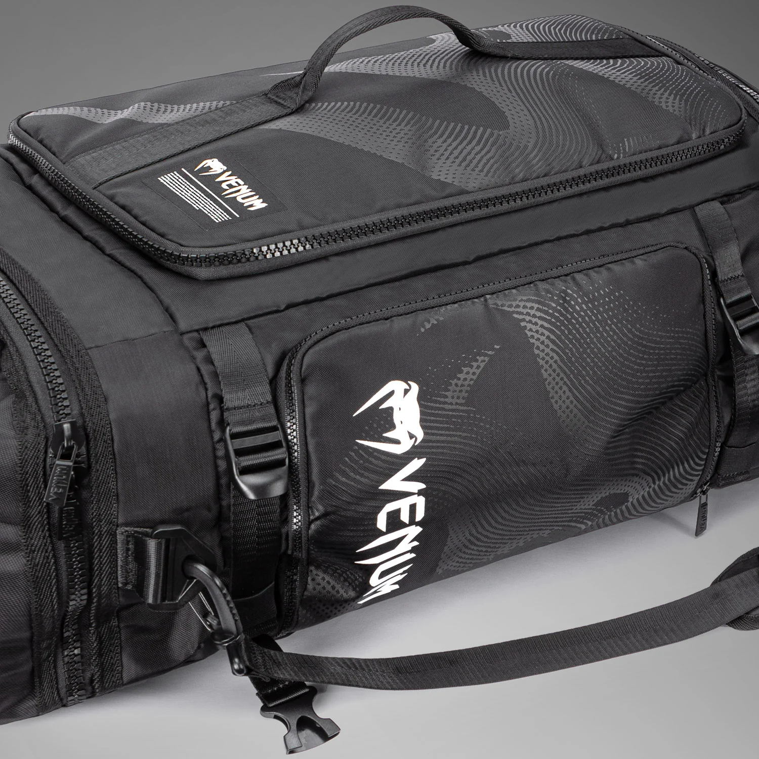 Venum Shockwave Convertible Sports Bag (60L) - Black - Image 6