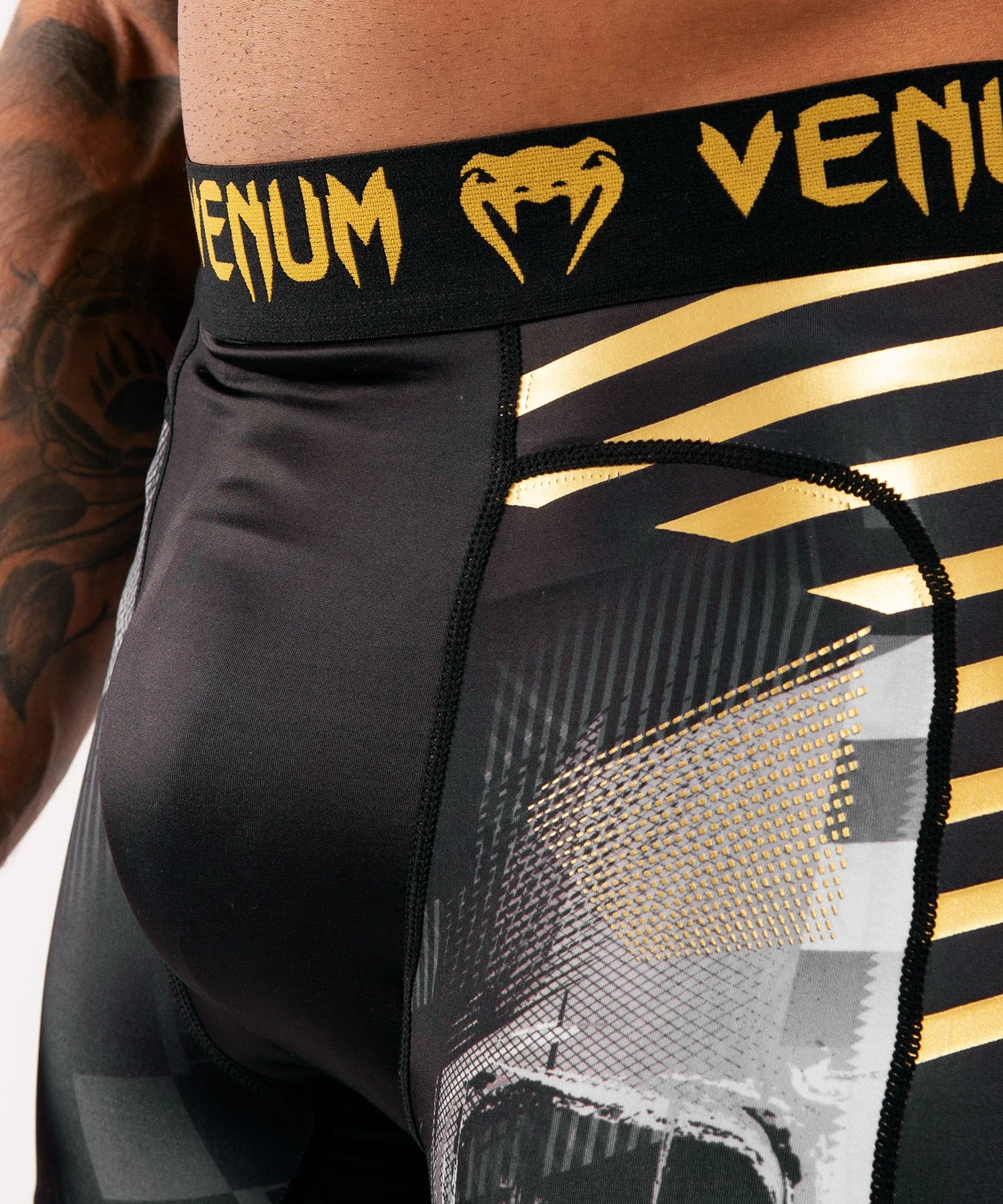 Venum Skull compression shorts - Black - Image 5