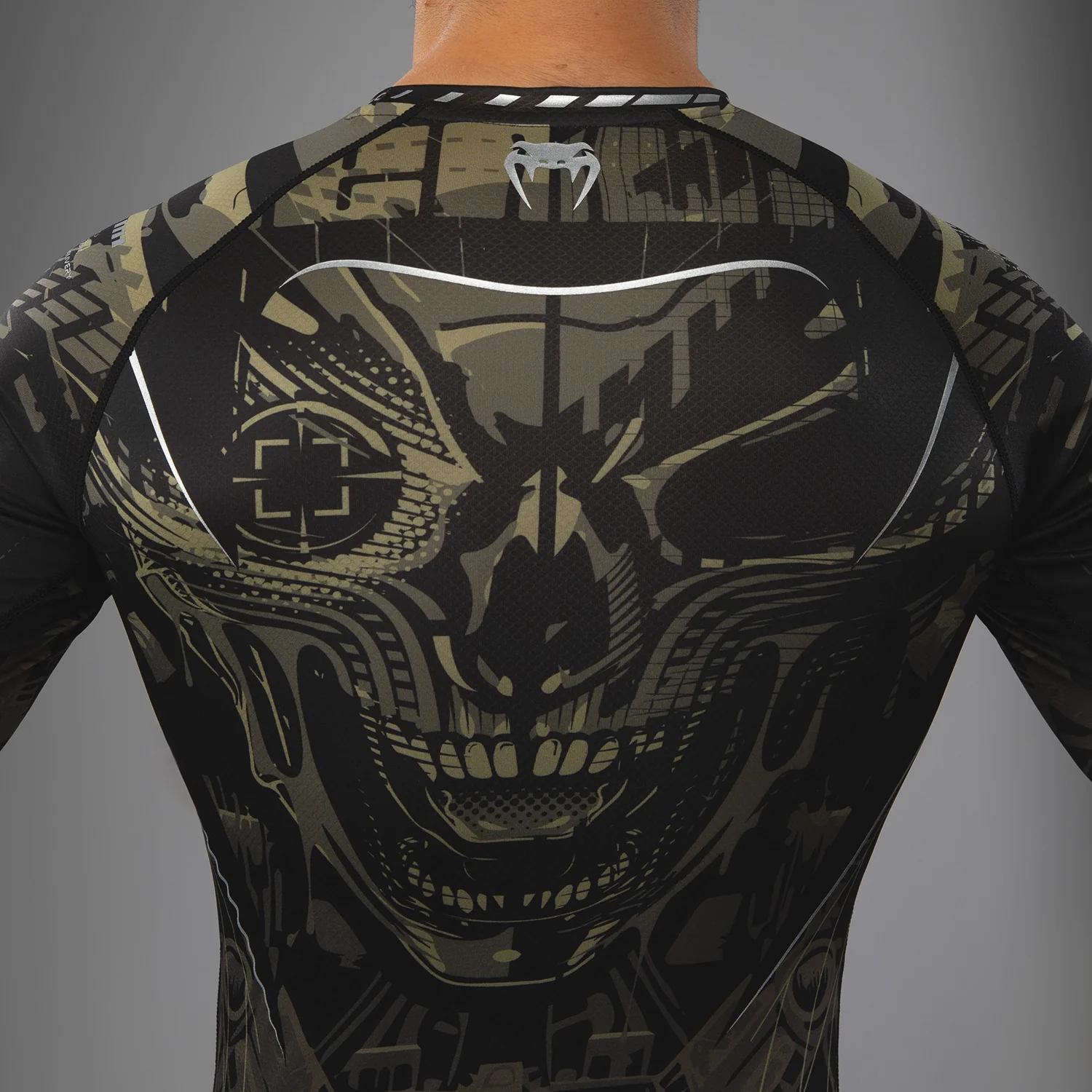 Venum Invader Long Sleeve Rashguard - Black/Sand - Image 7