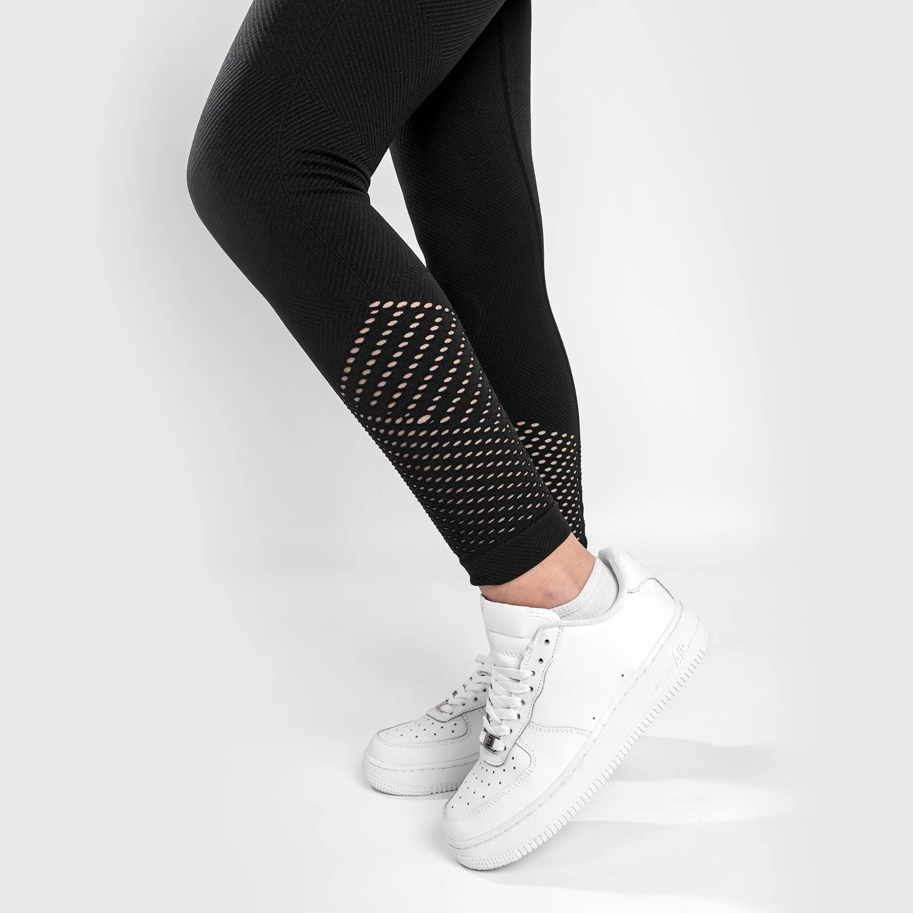 Venum Sparring Seamless 7/8 Leggings - For Women - Black - Image 6
