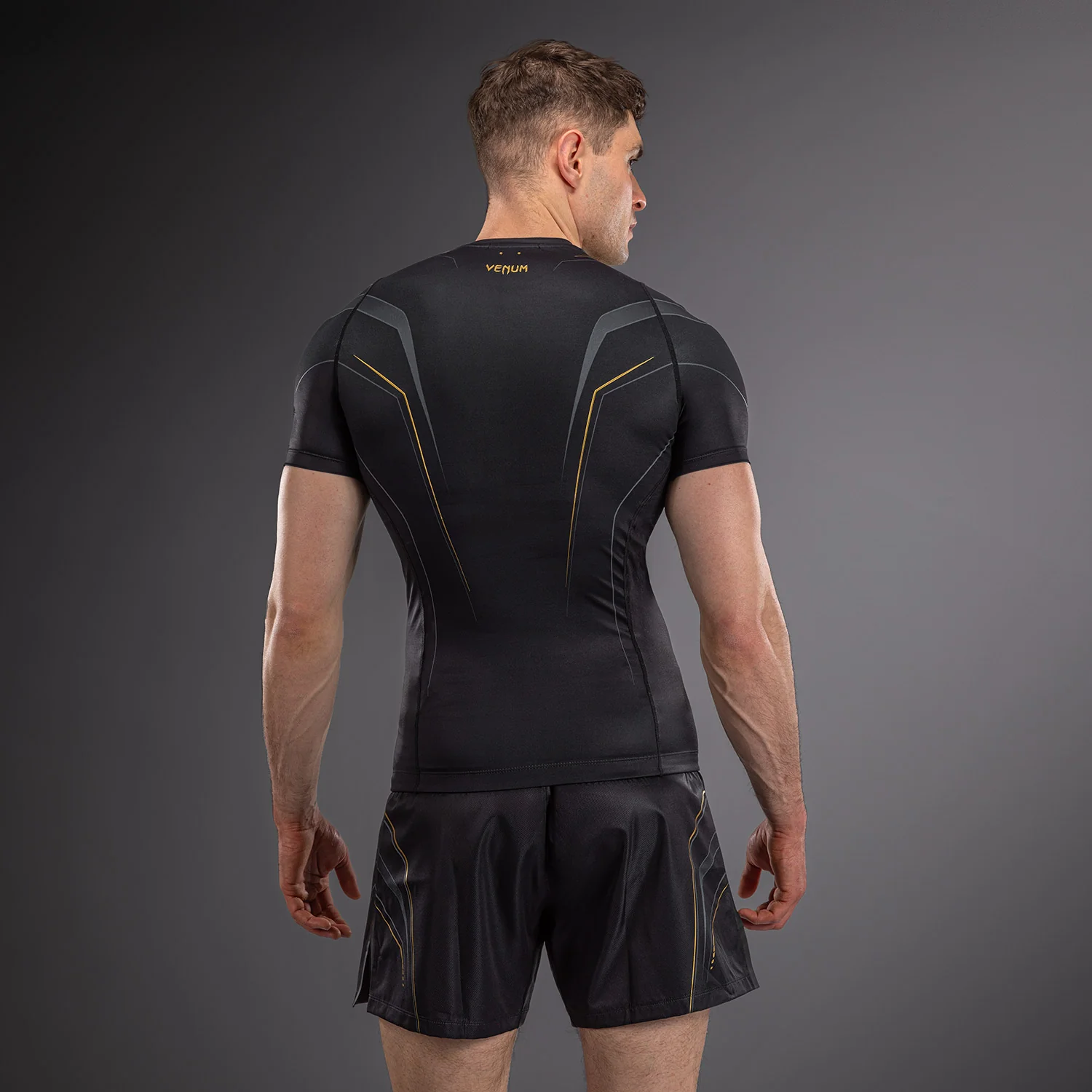 Venum Streamline Short Sleeve Rashguard - Black/Gold - Image 4