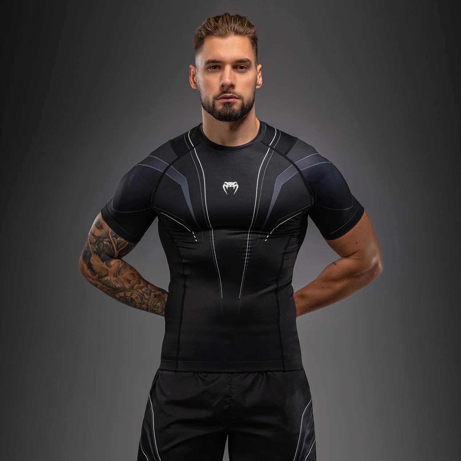 Venum Streamline Short Sleeve Rashguard - Black/White - Image 2