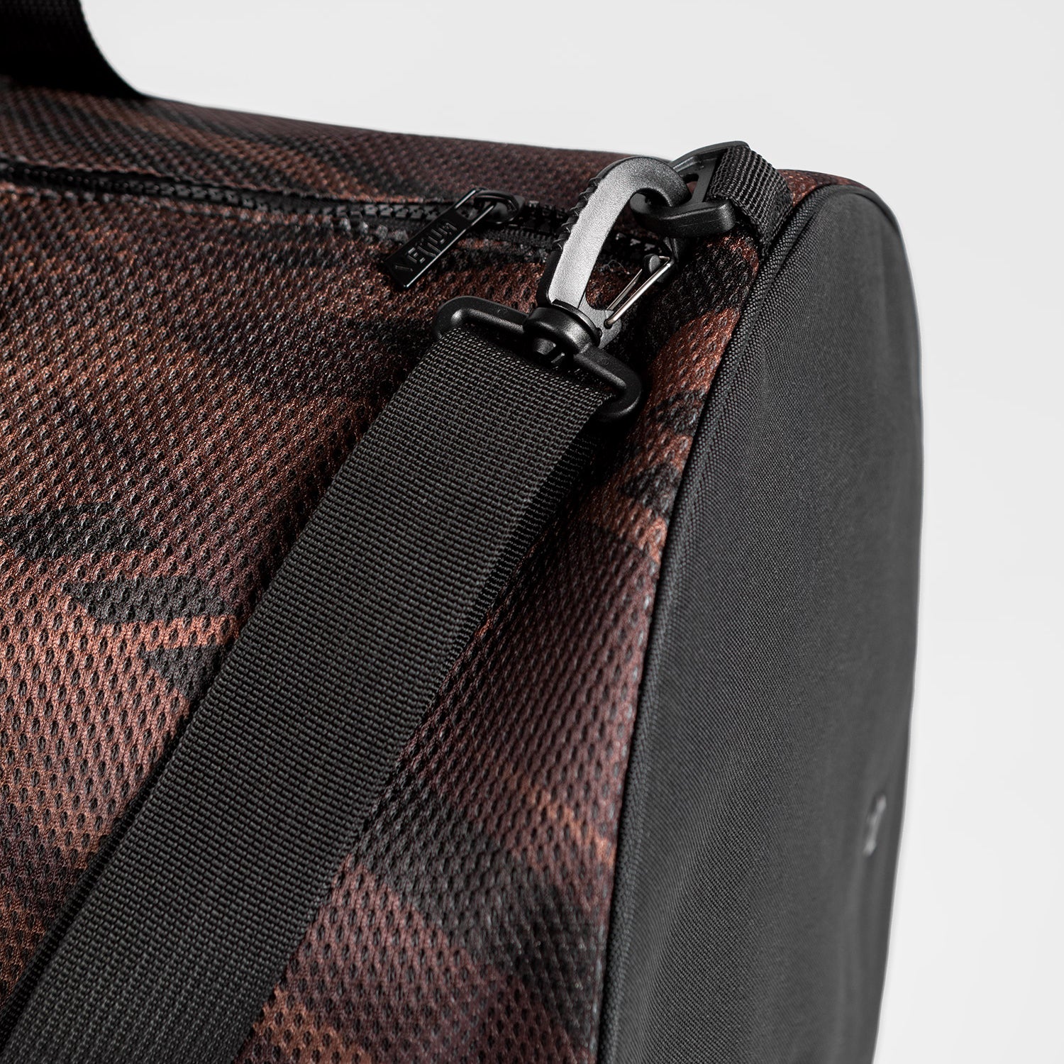 Venum Tecmo 2.0 Duffle Bag - Dark Brown - Image 7