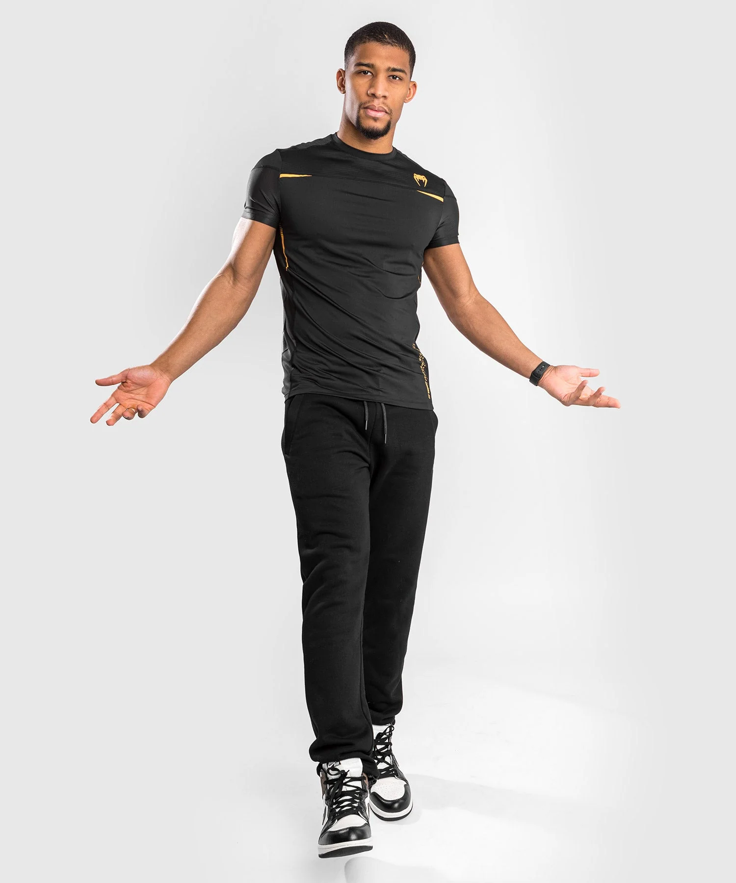 Venum Tempest 2.0 Dry tech T-shirt – Black/Gold - Image 2