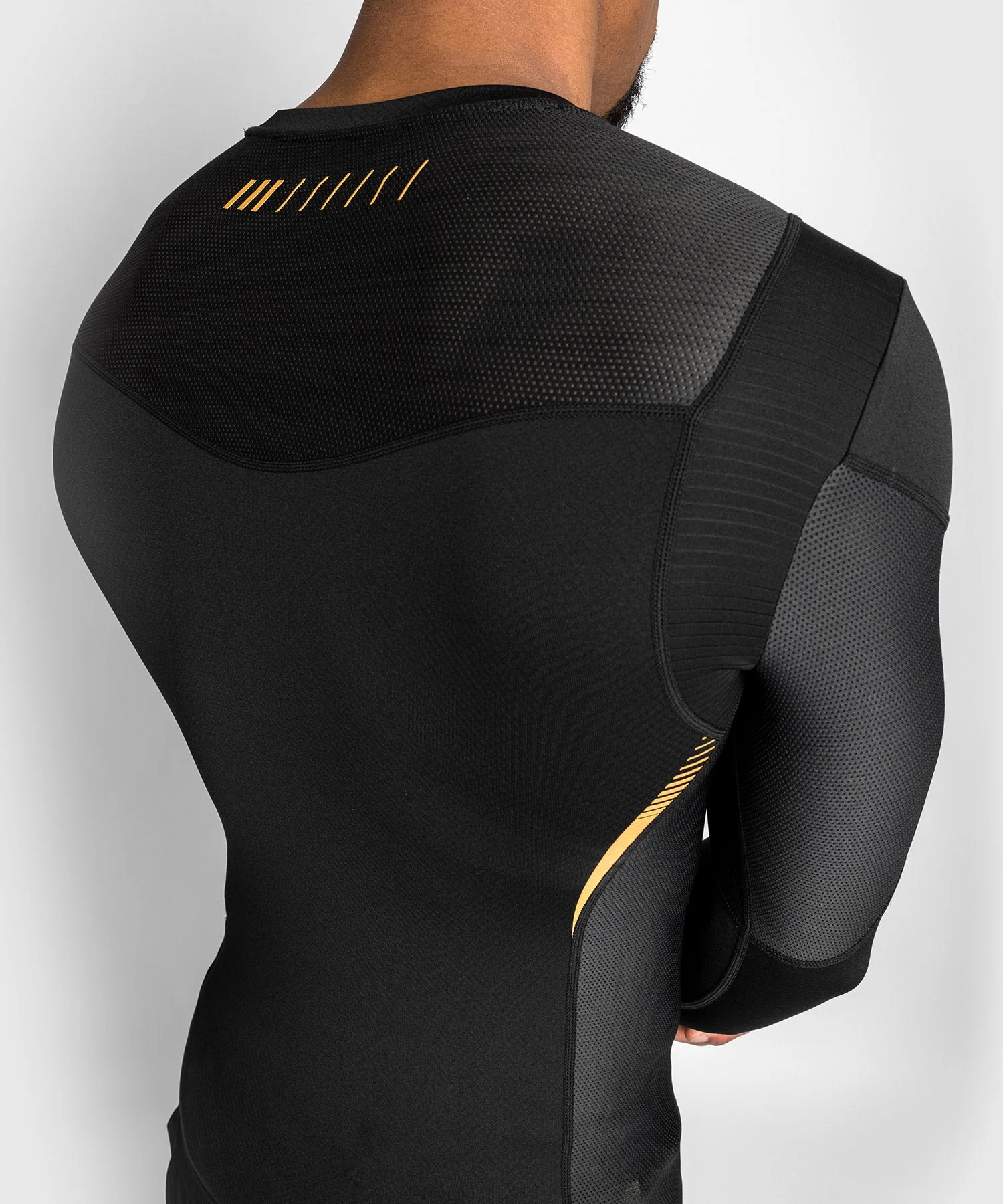 Venum Tempest 2.0 Rashguard Long Sleeves – Black/Gold - Image 6