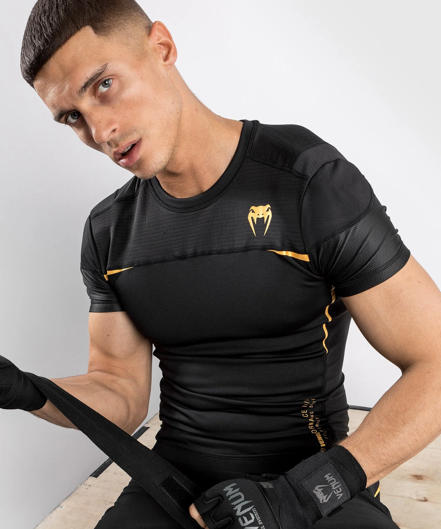 Venum tempest 2.0 Rashguard Short Sleeves – Black/Gold - Image 6