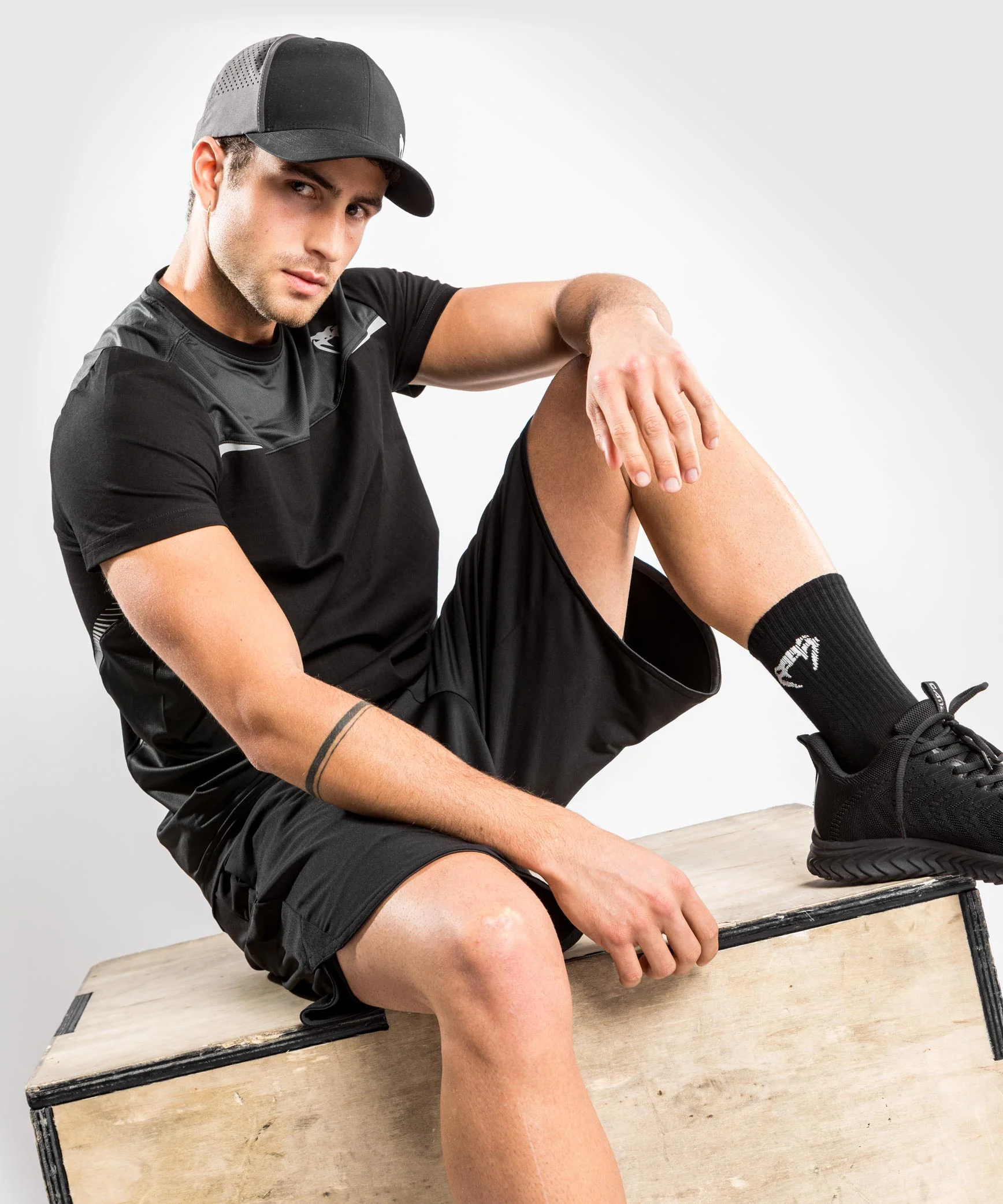 Venum Tempest 2.0 T-shirt – Black/Grey - Image 2