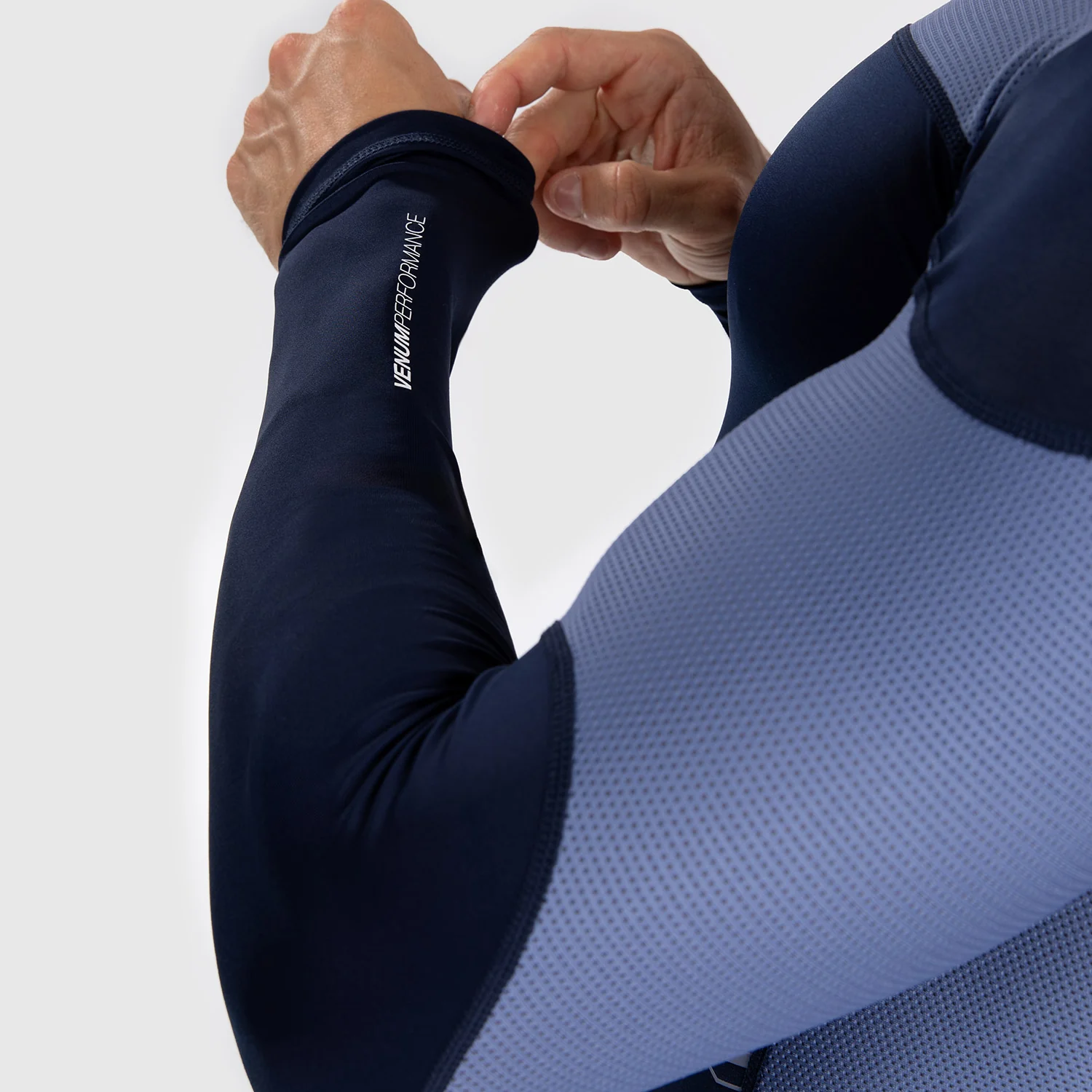 Venum Tempest Men's Long Sleeve Rashguard - Navy Blue/Blue - Image 4
