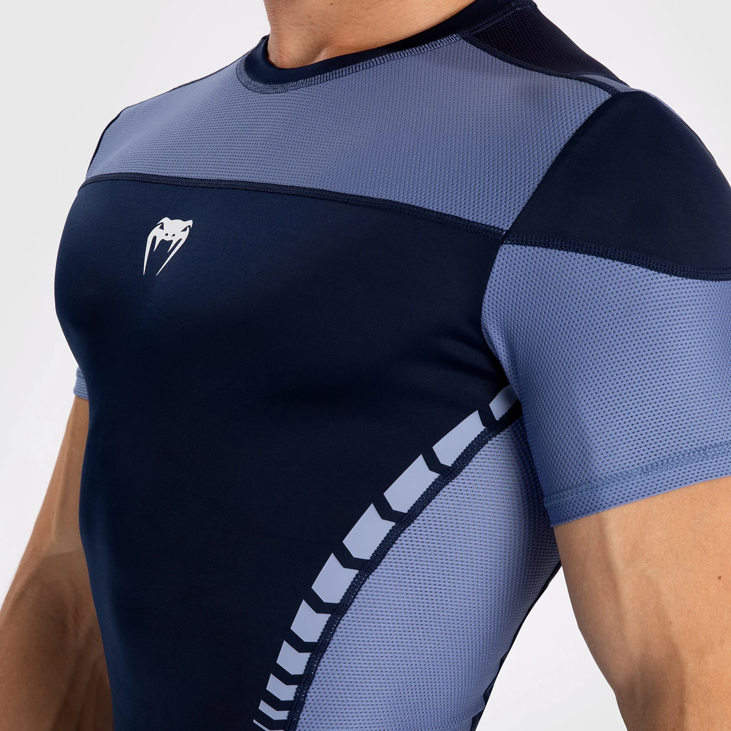 Venum Tempest Men's Short Sleeve Rashguard - Navy Blue/Blue - Image 4