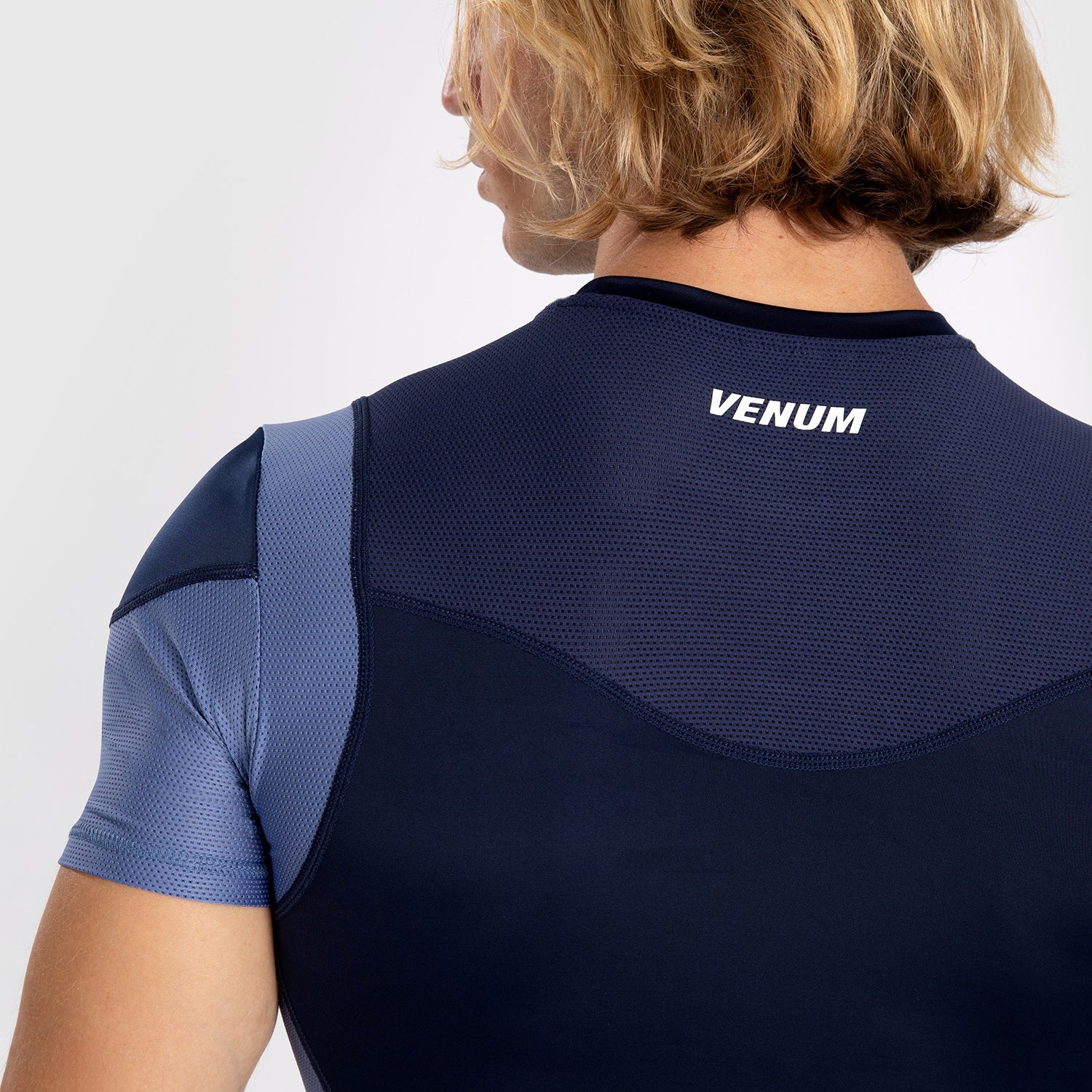 Venum Tempest Men's Short Sleeve Rashguard - Navy Blue/Blue - Image 5