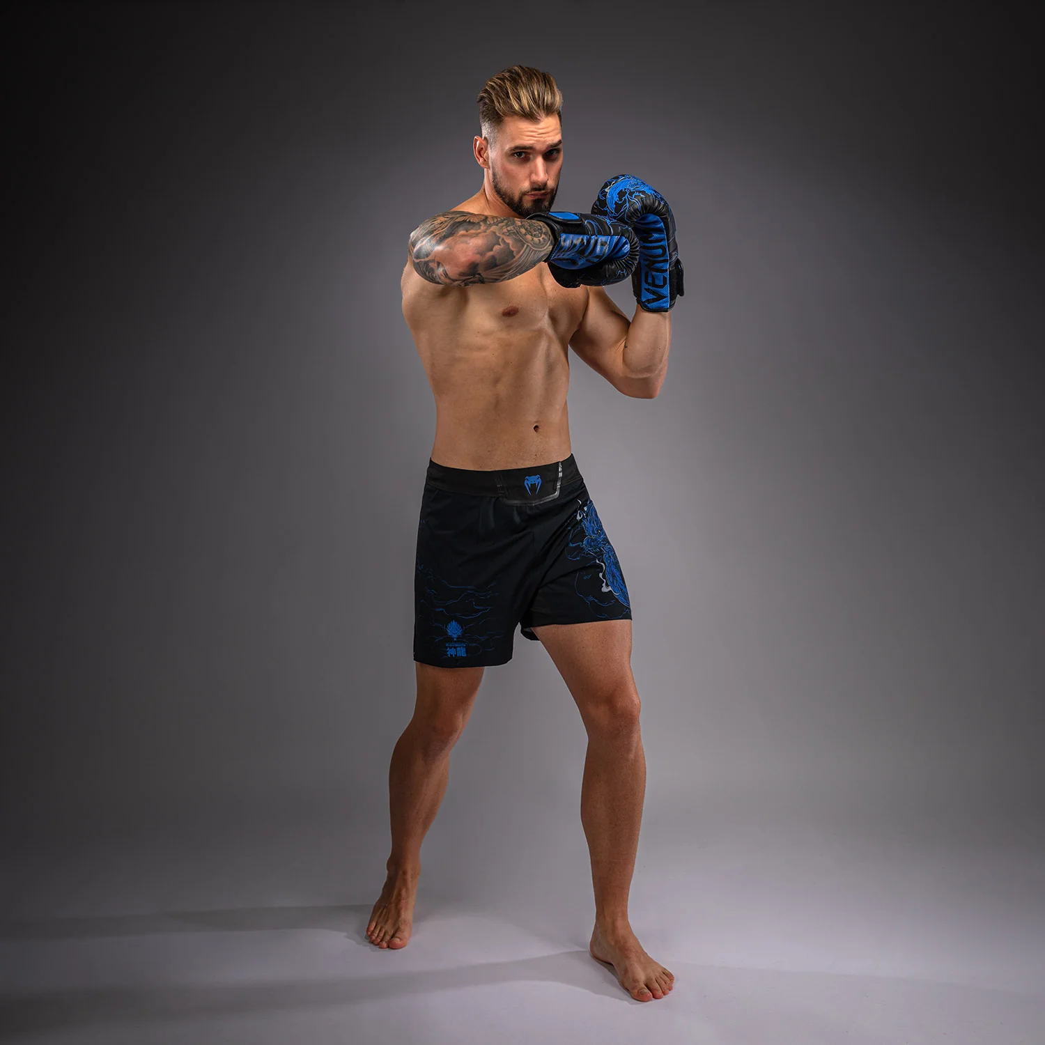 Venum Thunder Dragon Fightshorts - Black/Royal Blue - Image 3