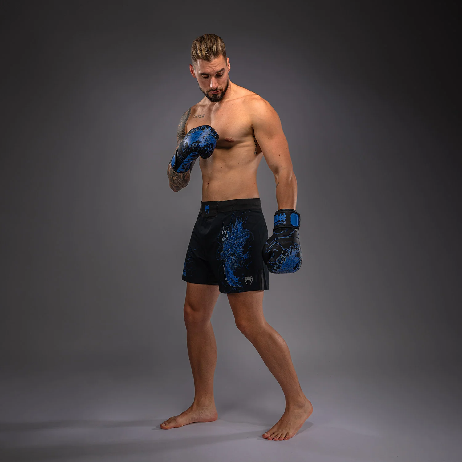 Venum Thunder Dragon Fightshorts - Black/Royal Blue - Image 4