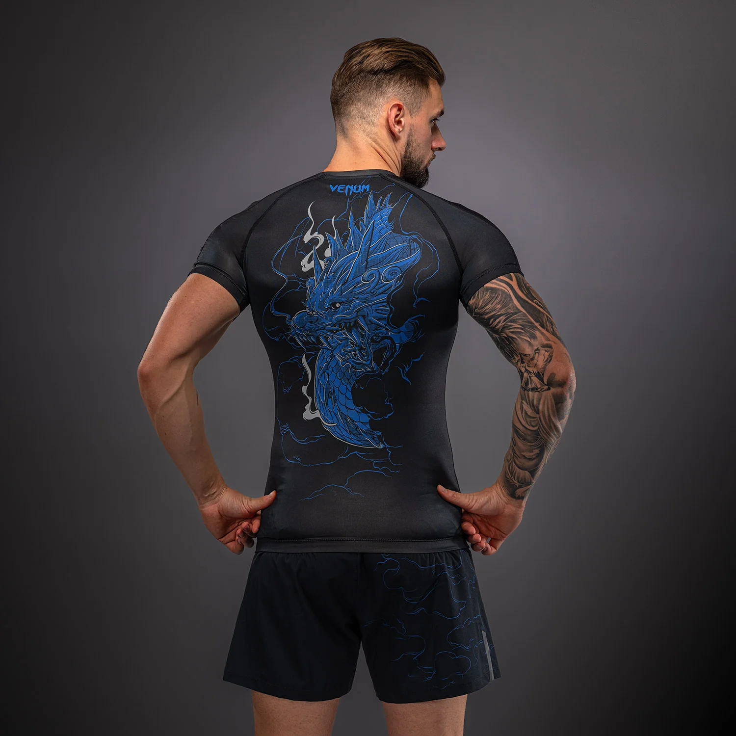 Venum Thunder Dragon Short Sleeves Rashguard - Black/Royal Blue - Image 4