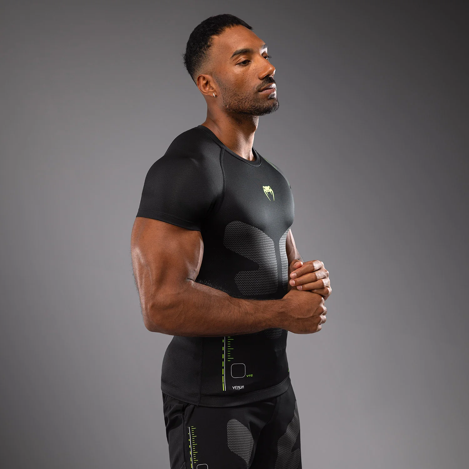 Venum Training Camp 4.0 Short Sleeve Rashguard - Black/Neon Green - Image 4