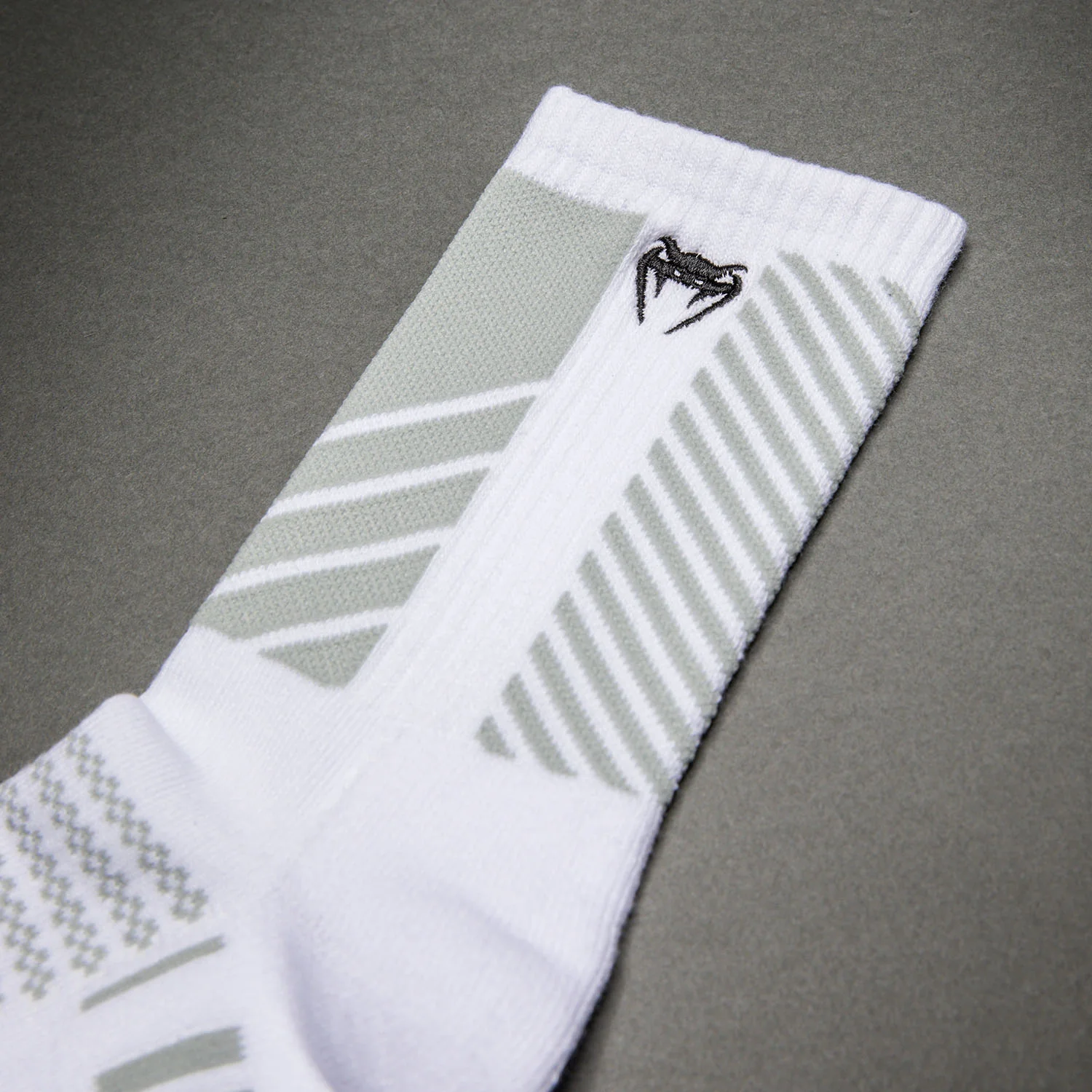 Venum Vector Crew Socks - White/Grey - Image 4