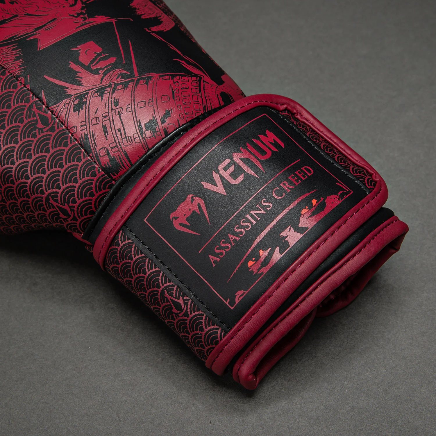 Venum x Assassin's Creed Shadows Boxing Gloves - Burgundy/Black - Image 5