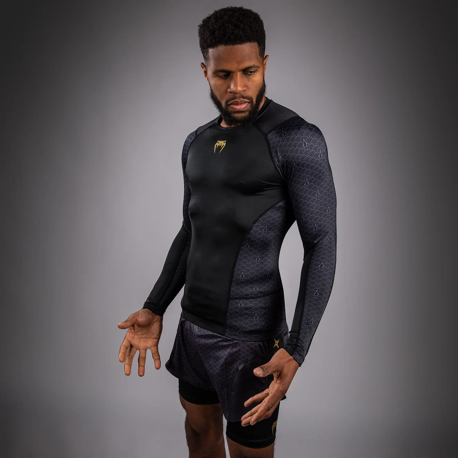 Venum x Assassin's Creed Shadows Rashguard Long Sleeve - Black - Image 3