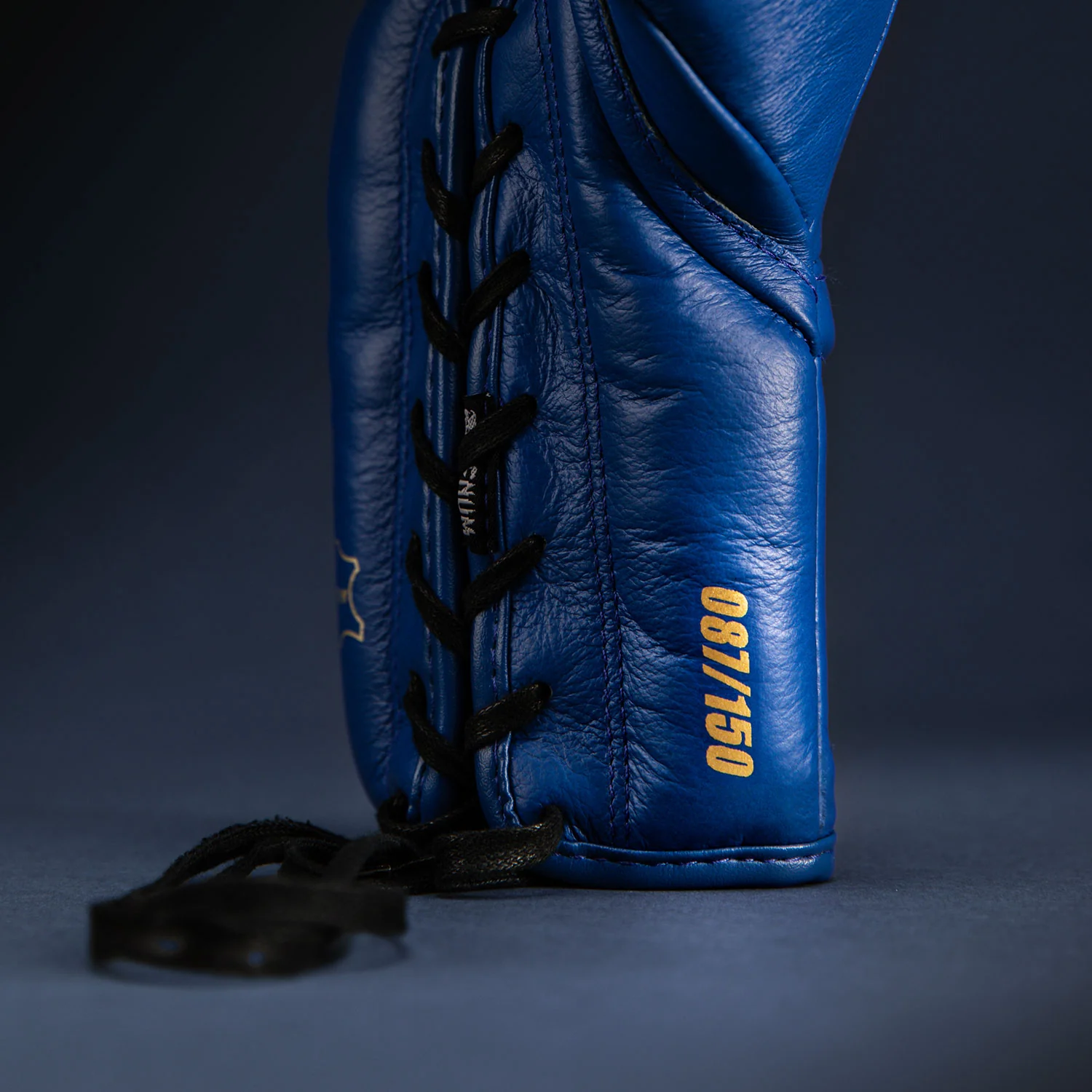 Venum Giant 2.0 Khamzat Chimaev Pro boxing gloves - Blue gold - Image 8