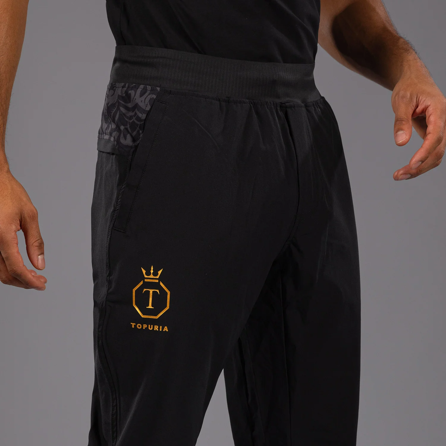 Venum x Topuria Unmatched Edition Joggers - Black/Gold - Image 7