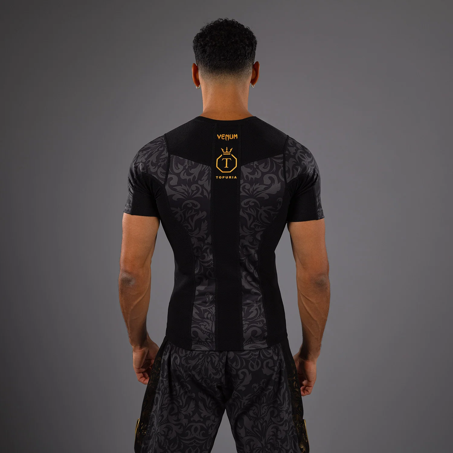 Venum x Topuria Unmatched Edition Short Sleeve Rashguard - Black/Gold - Image 4