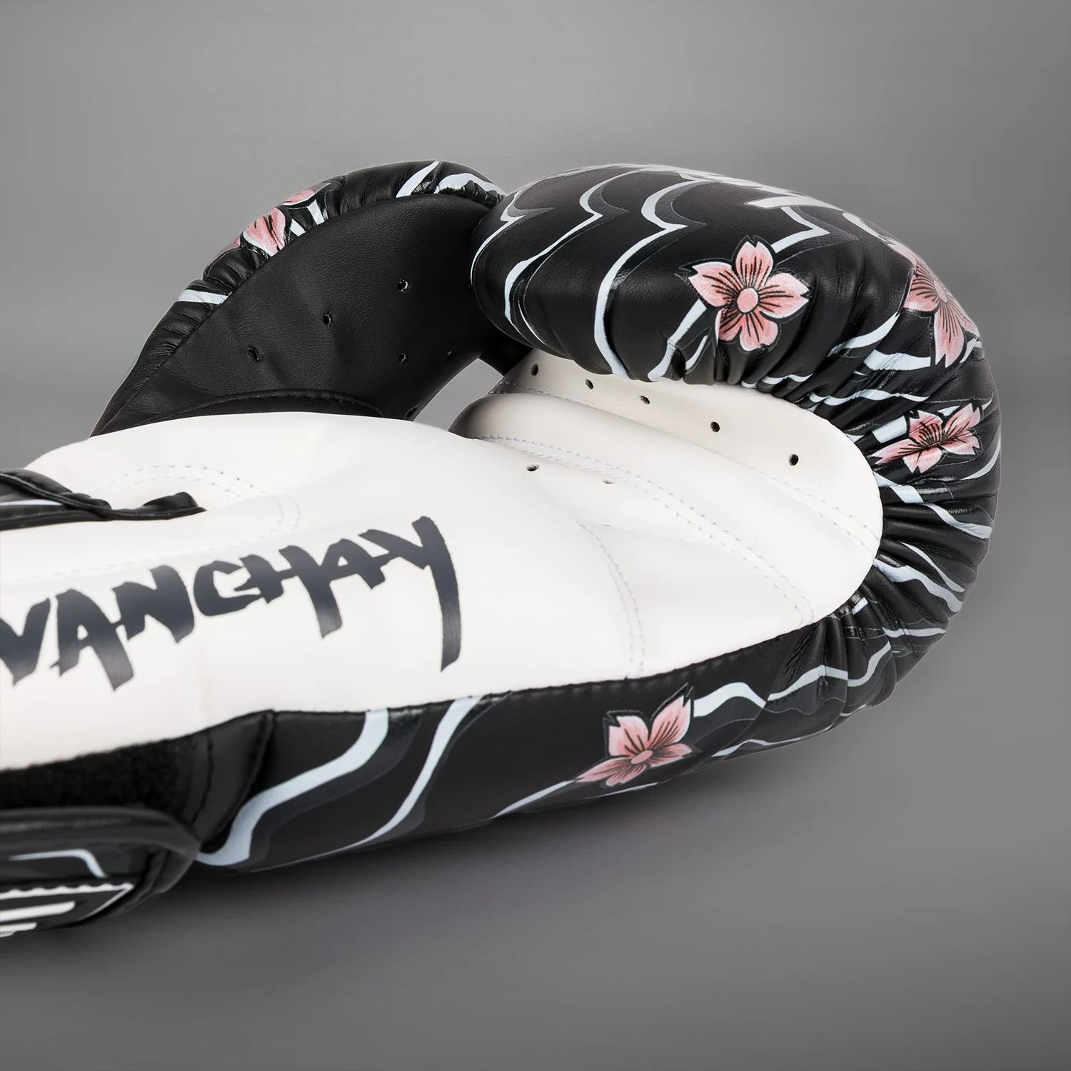 Venum X Tawanchay Boxing gloves Black/White - Image 5