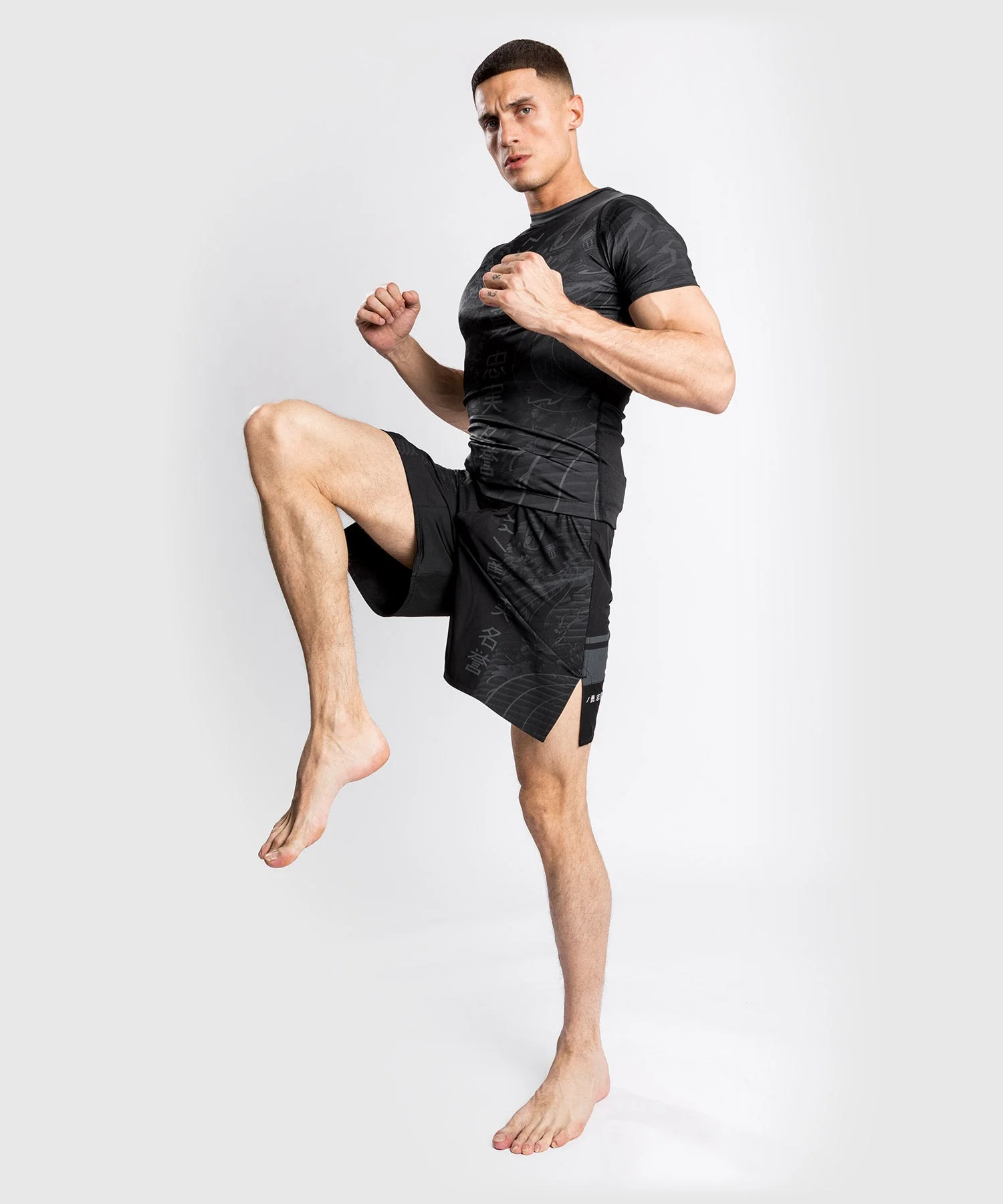 Venum YKZ21 Fightshorts – Black/Black - Image 2