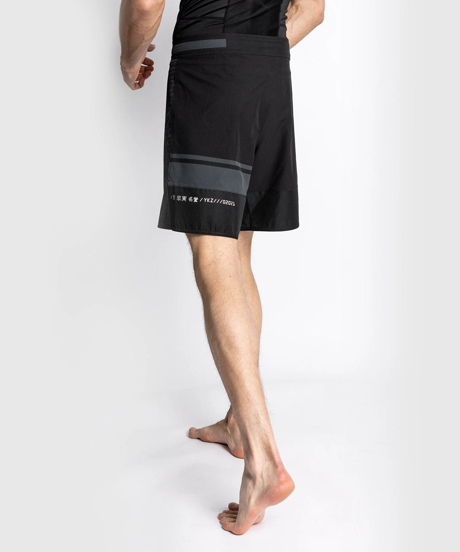 Venum YKZ21 Fightshorts – Black/Black - Image 6