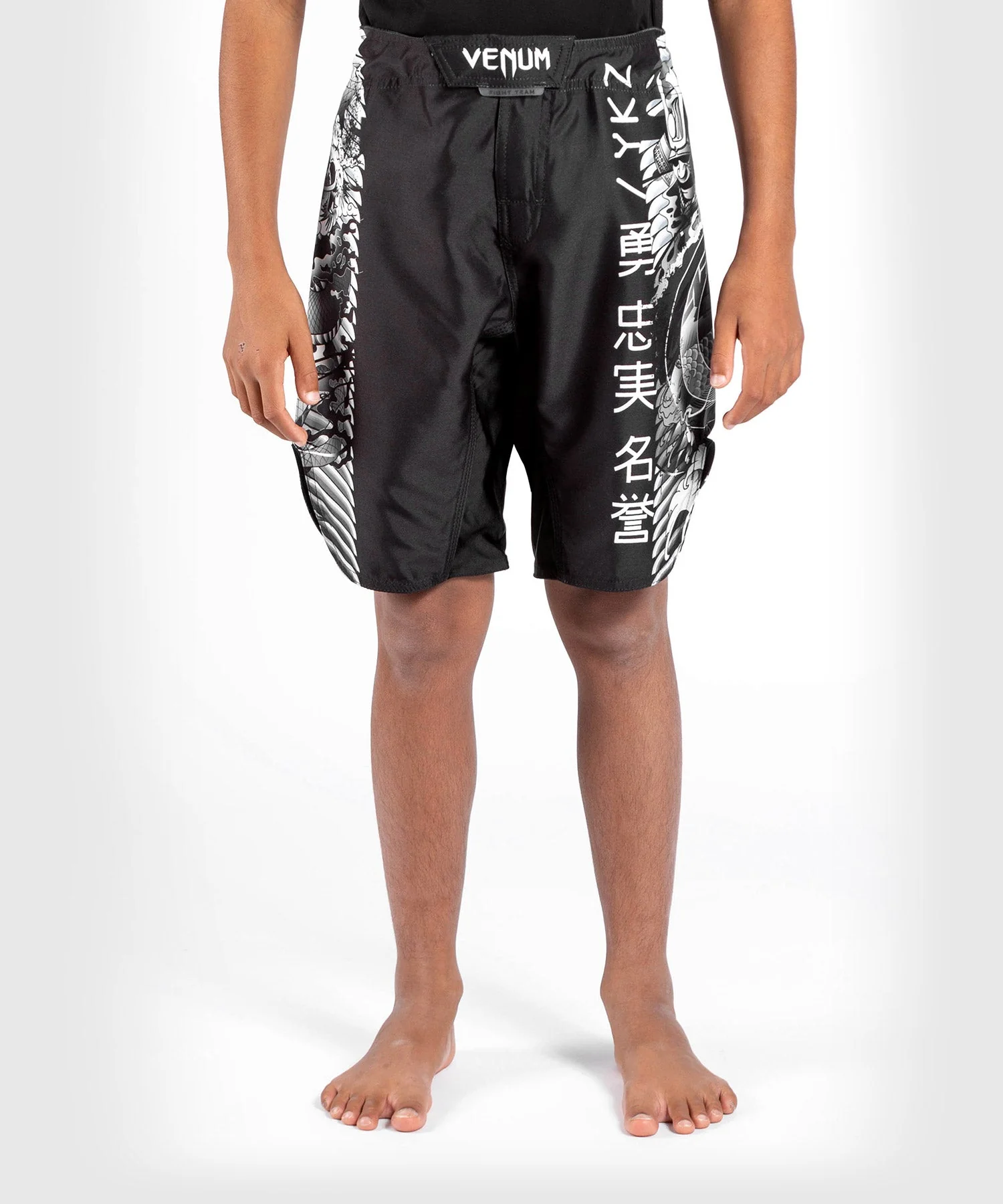 Venum YKZ21 Kids Fightshorts – Black/White - Image 3