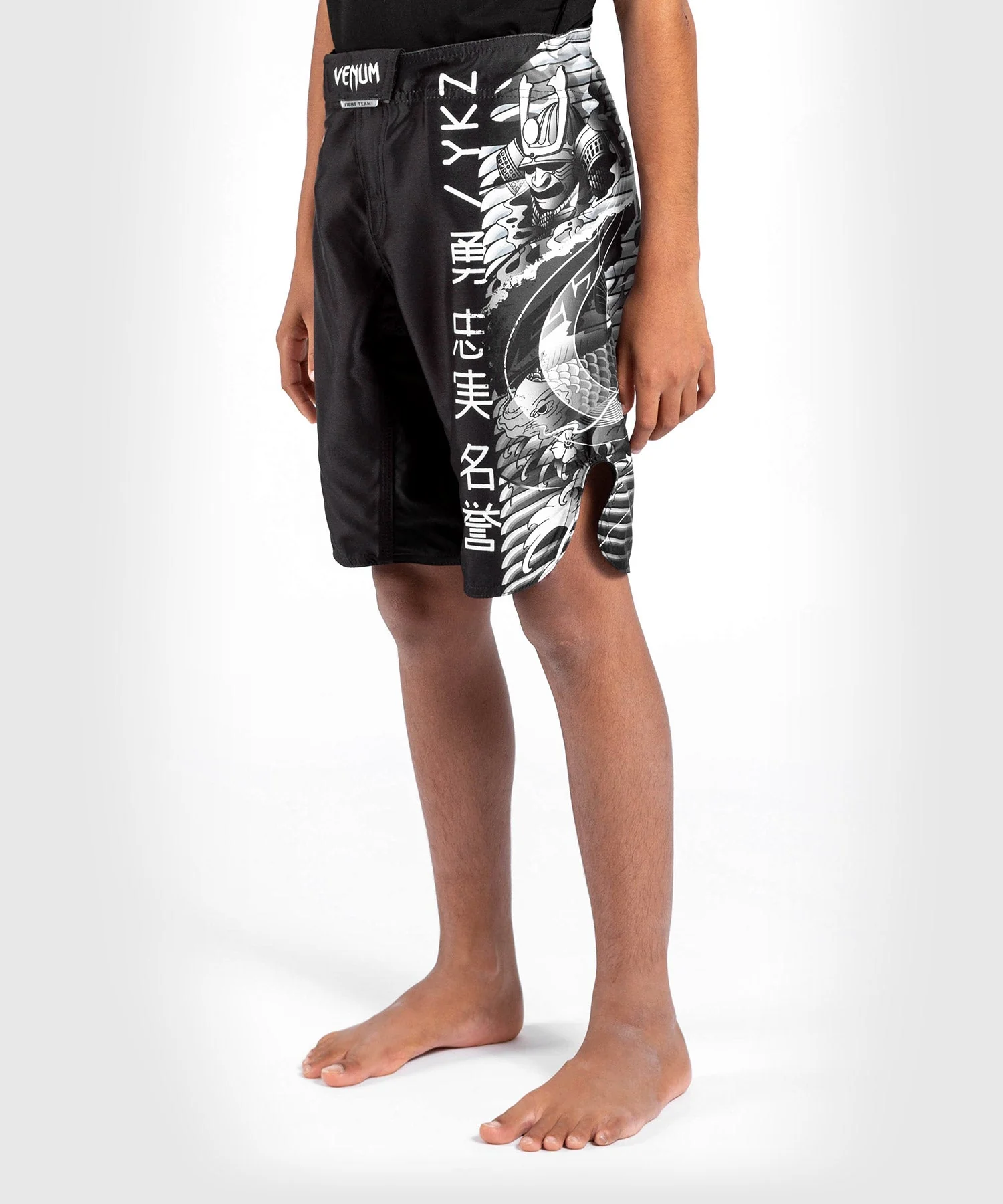 Venum YKZ21 Kids Fightshorts – Black/White - Image 4