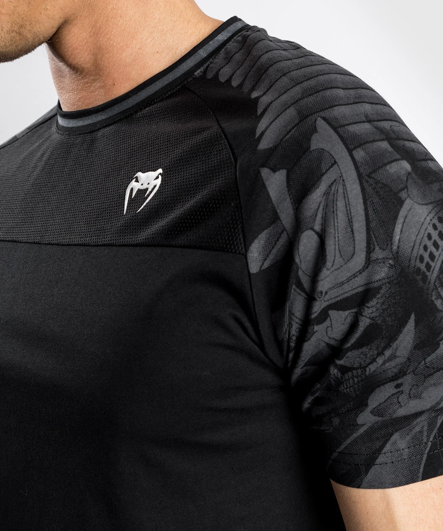Venum YKZ21 T-shirt – Black/Black - Image 6